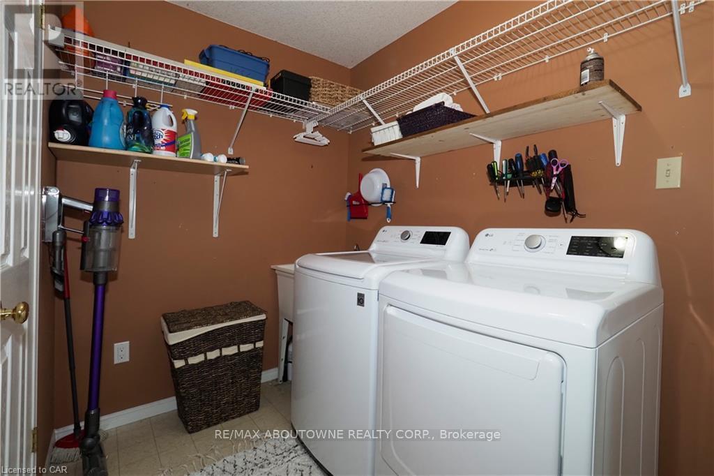 Main - 33 Boulder Crescent, Guelph, Ontario  N1G 5A2 - Photo 23 - X12464541