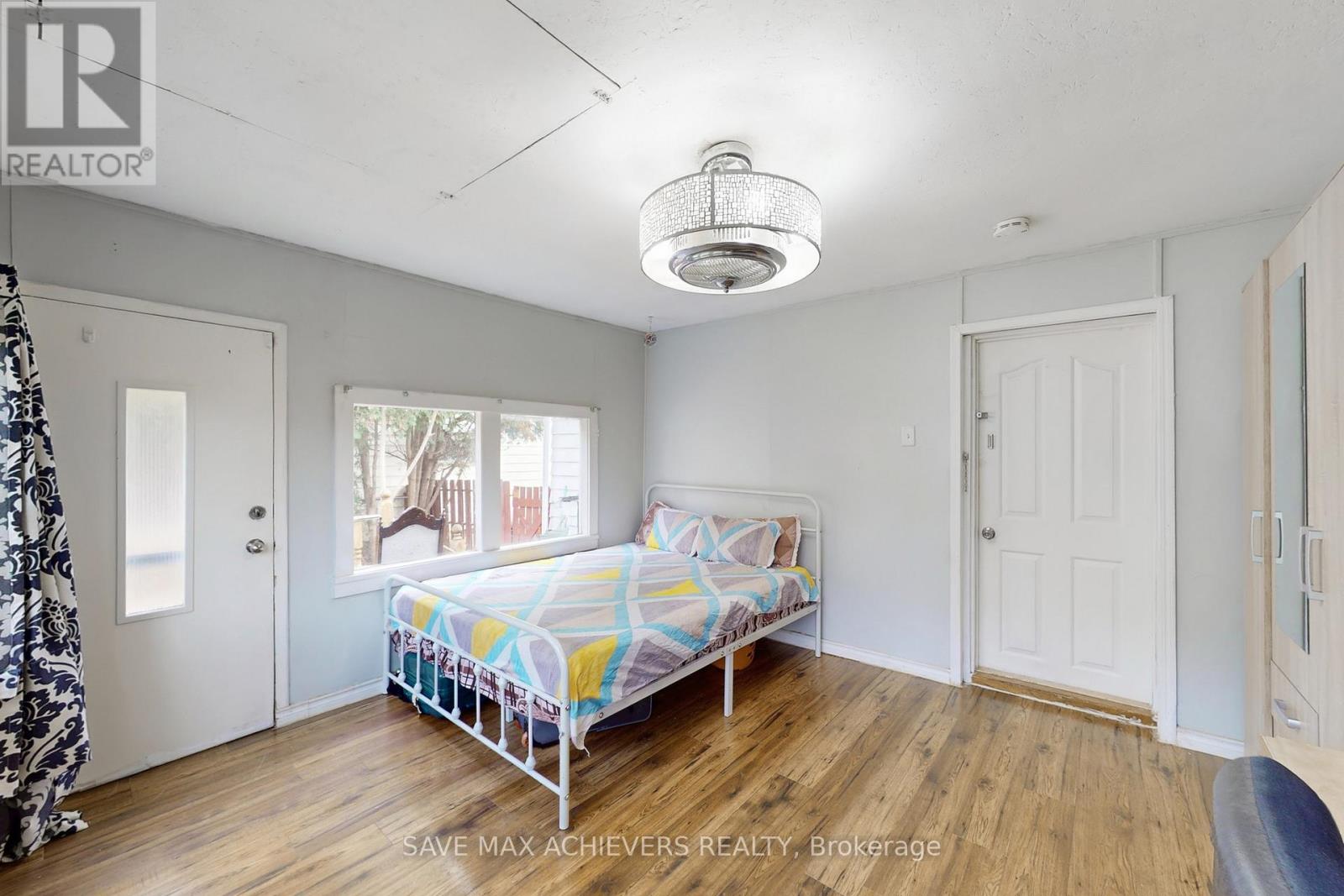 43 Normanhurst Avenue, Hamilton, Ontario  L8H 5M3 - Photo 17 - X12464573