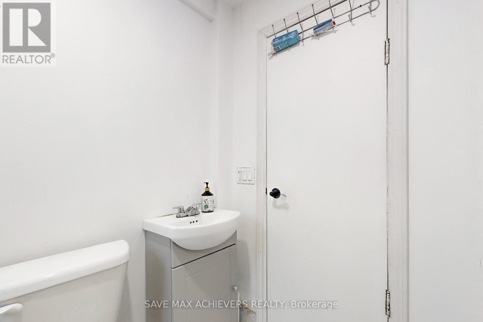 43 Normanhurst Avenue, Hamilton, Ontario  L8H 5M3 - Photo 20 - X12464573