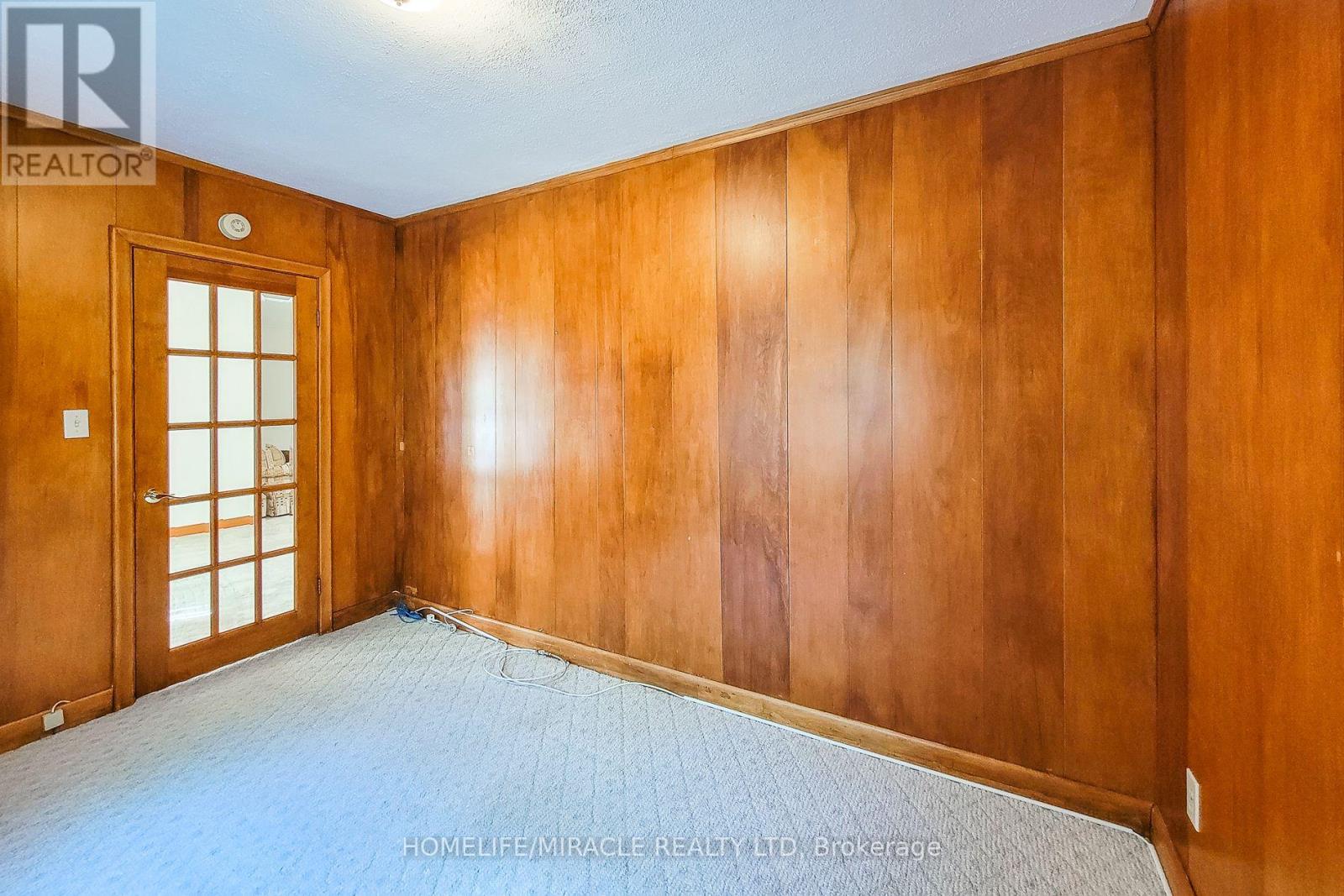18 Manor Place, Hamilton, Ontario  L8G 3S9 - Photo 17 - X12464597