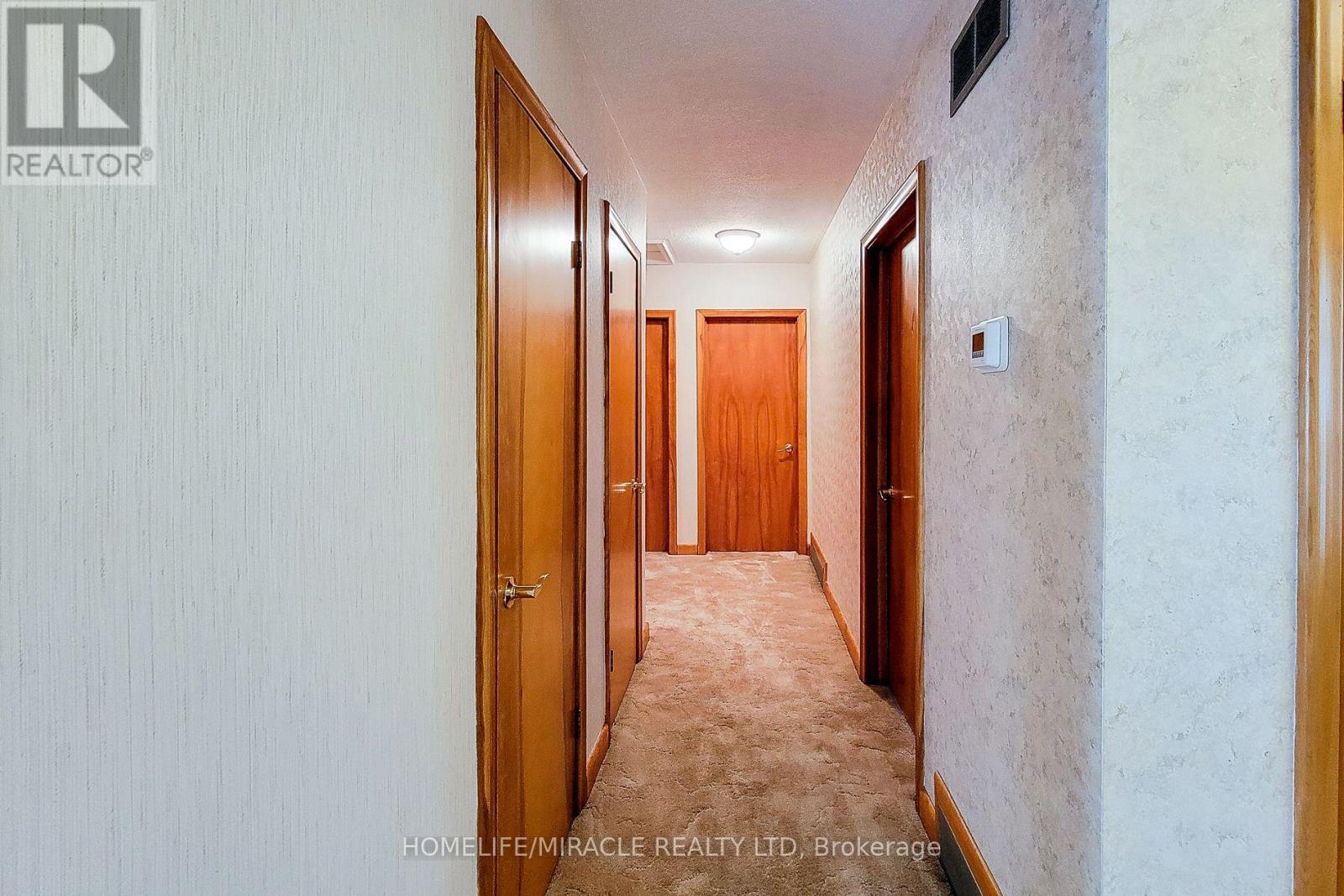 18 Manor Place, Hamilton, Ontario  L8G 3S9 - Photo 23 - X12464597