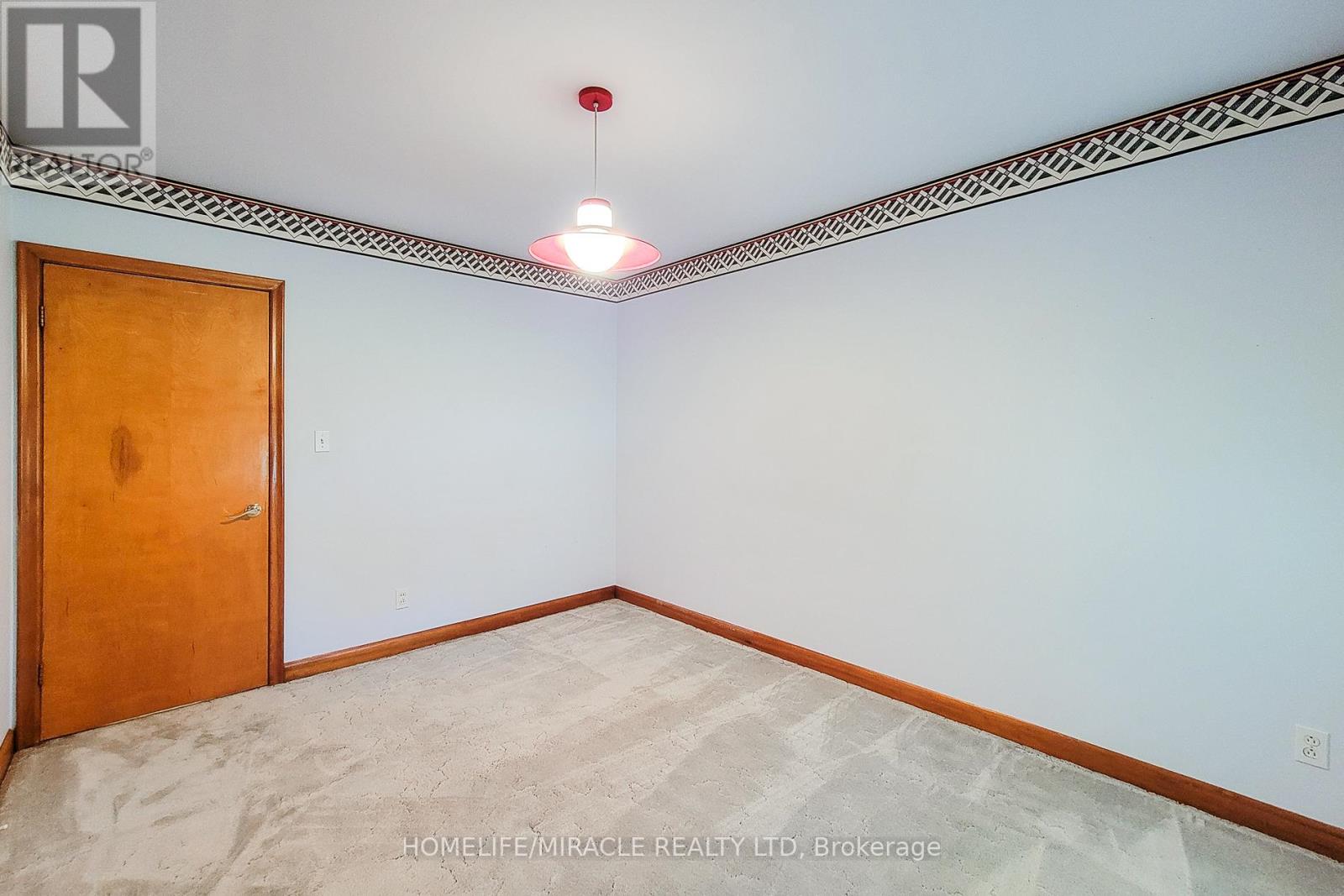 18 Manor Place, Hamilton, Ontario  L8G 3S9 - Photo 27 - X12464597
