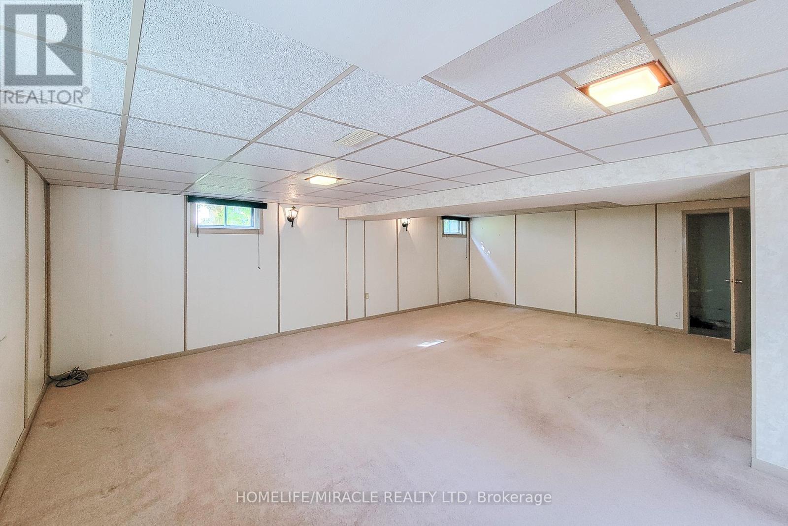 18 Manor Place, Hamilton, Ontario  L8G 3S9 - Photo 35 - X12464597