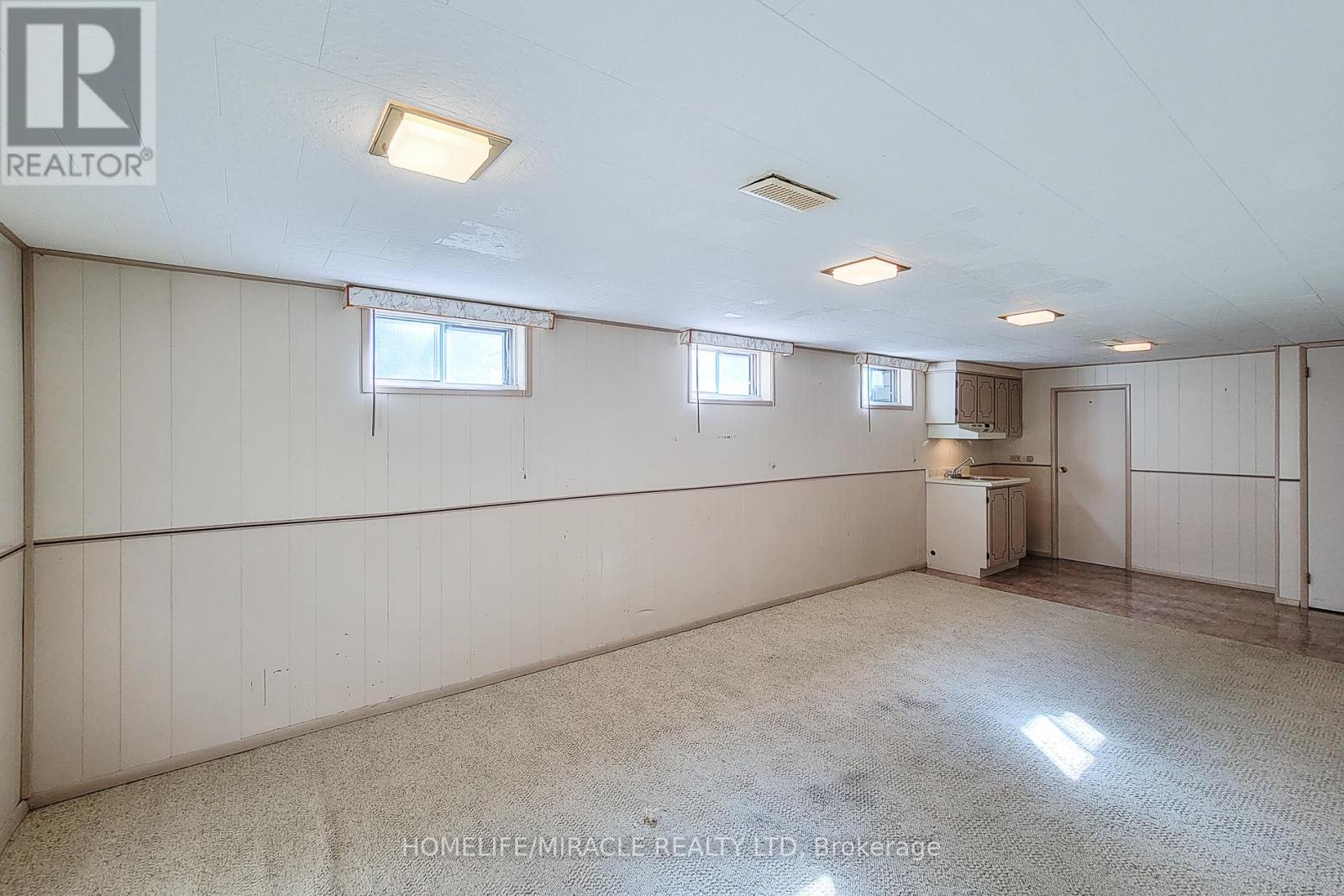 18 Manor Place, Hamilton, Ontario  L8G 3S9 - Photo 40 - X12464597