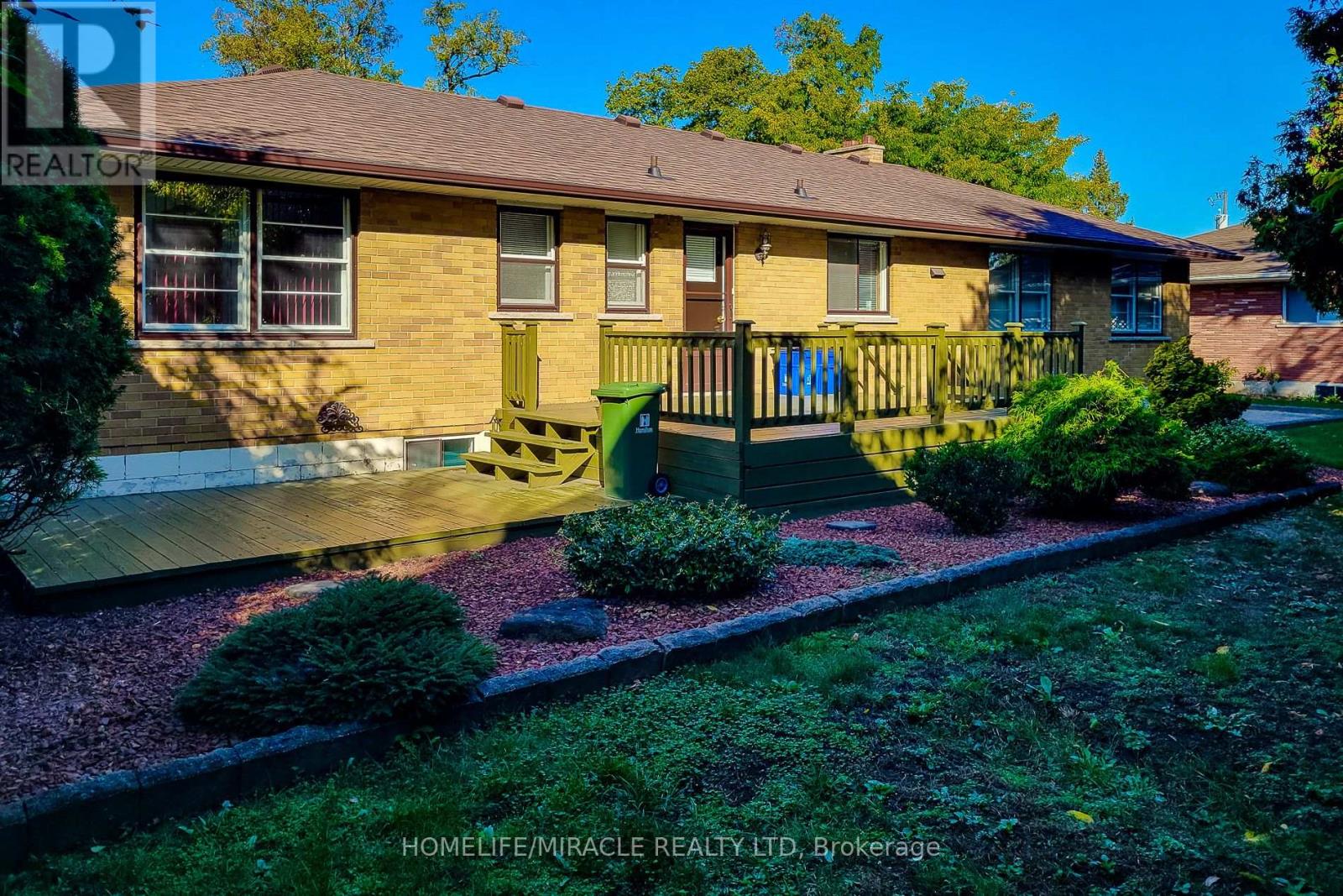 18 Manor Place, Hamilton, Ontario  L8G 3S9 - Photo 43 - X12464597