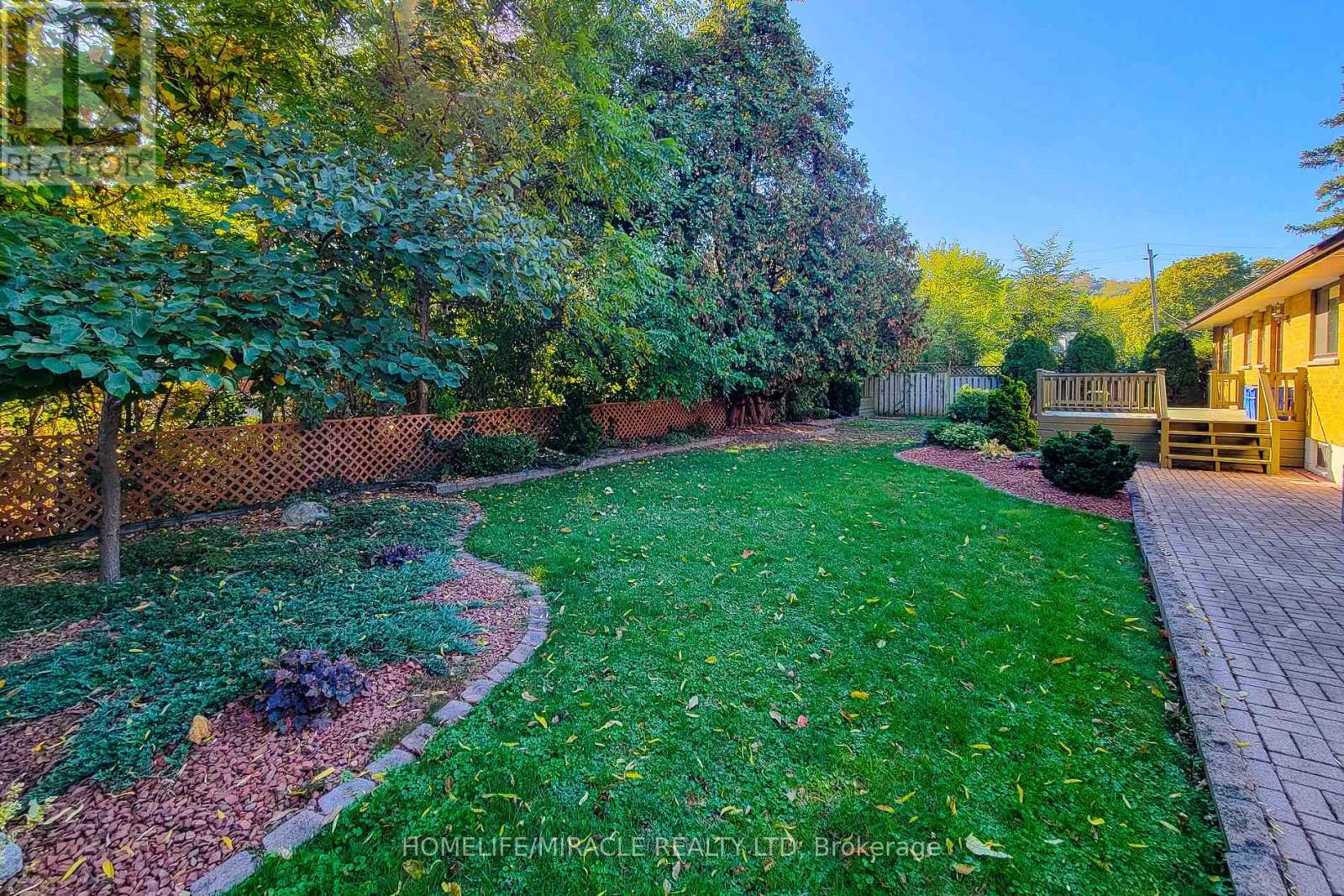 18 Manor Place, Hamilton, Ontario  L8G 3S9 - Photo 47 - X12464597