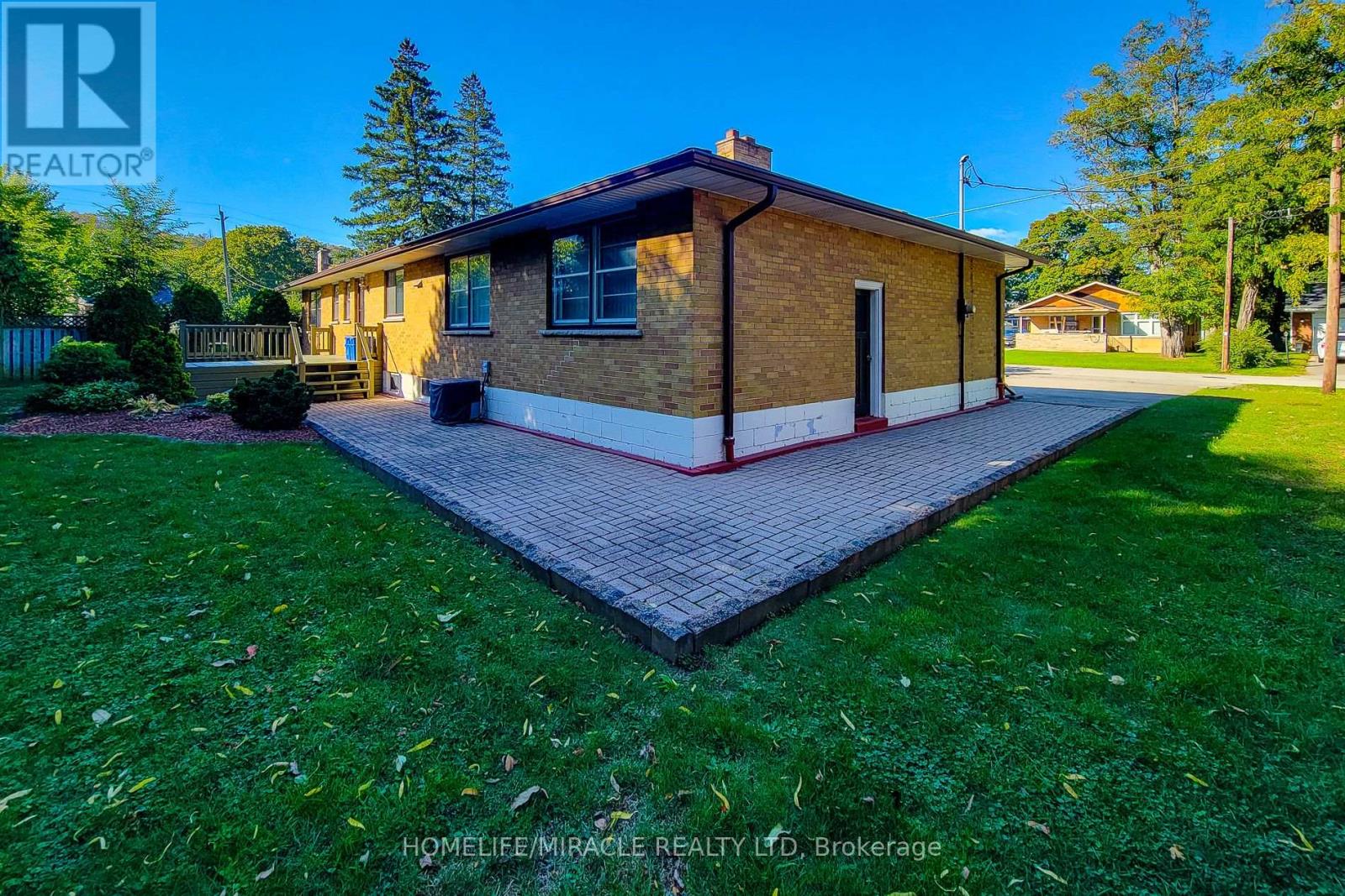 18 Manor Place, Hamilton, Ontario  L8G 3S9 - Photo 48 - X12464597