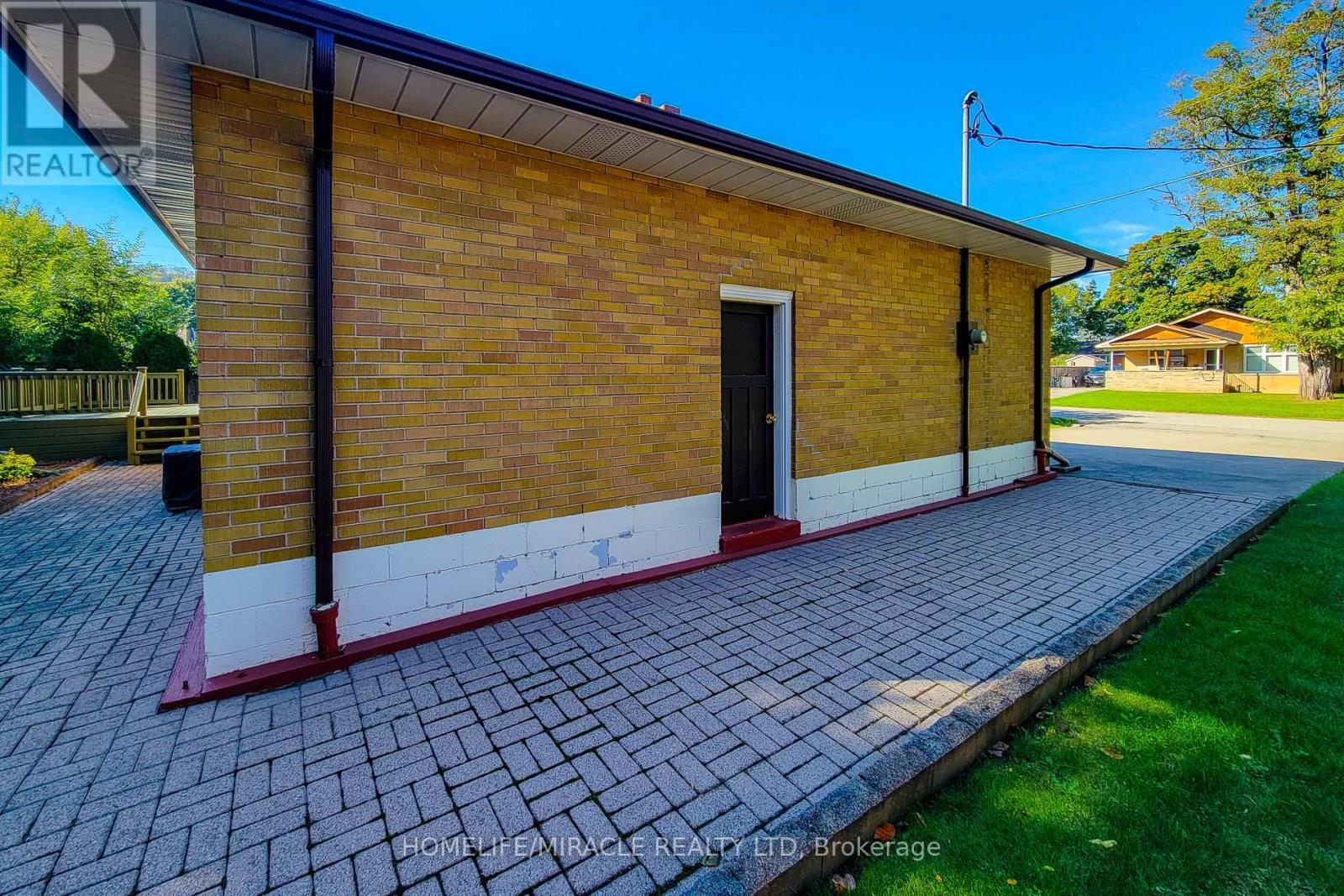 18 Manor Place, Hamilton, Ontario  L8G 3S9 - Photo 49 - X12464597