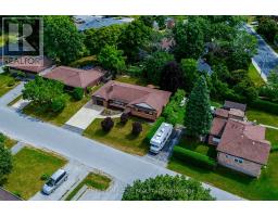 18 MANOR PLACE, Hamilton, Ontario