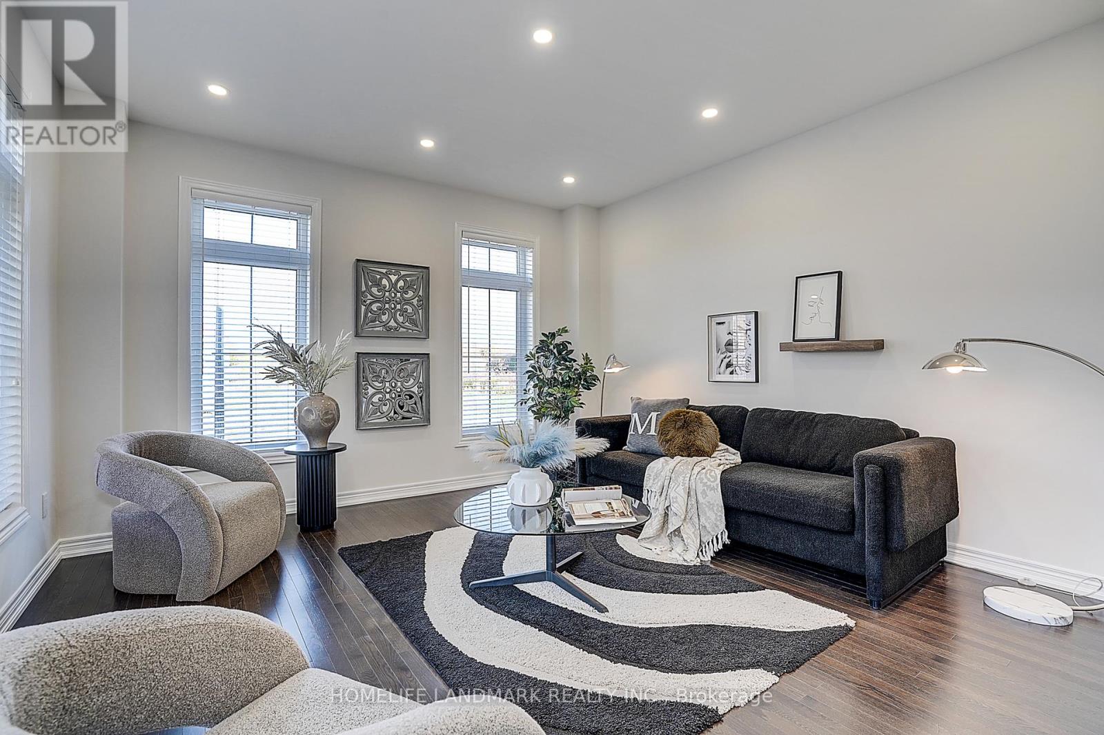 174 Sharon Creek Drive, East Gwillimbury, Ontario  L9N 0P9 - Photo 7 - N12462044