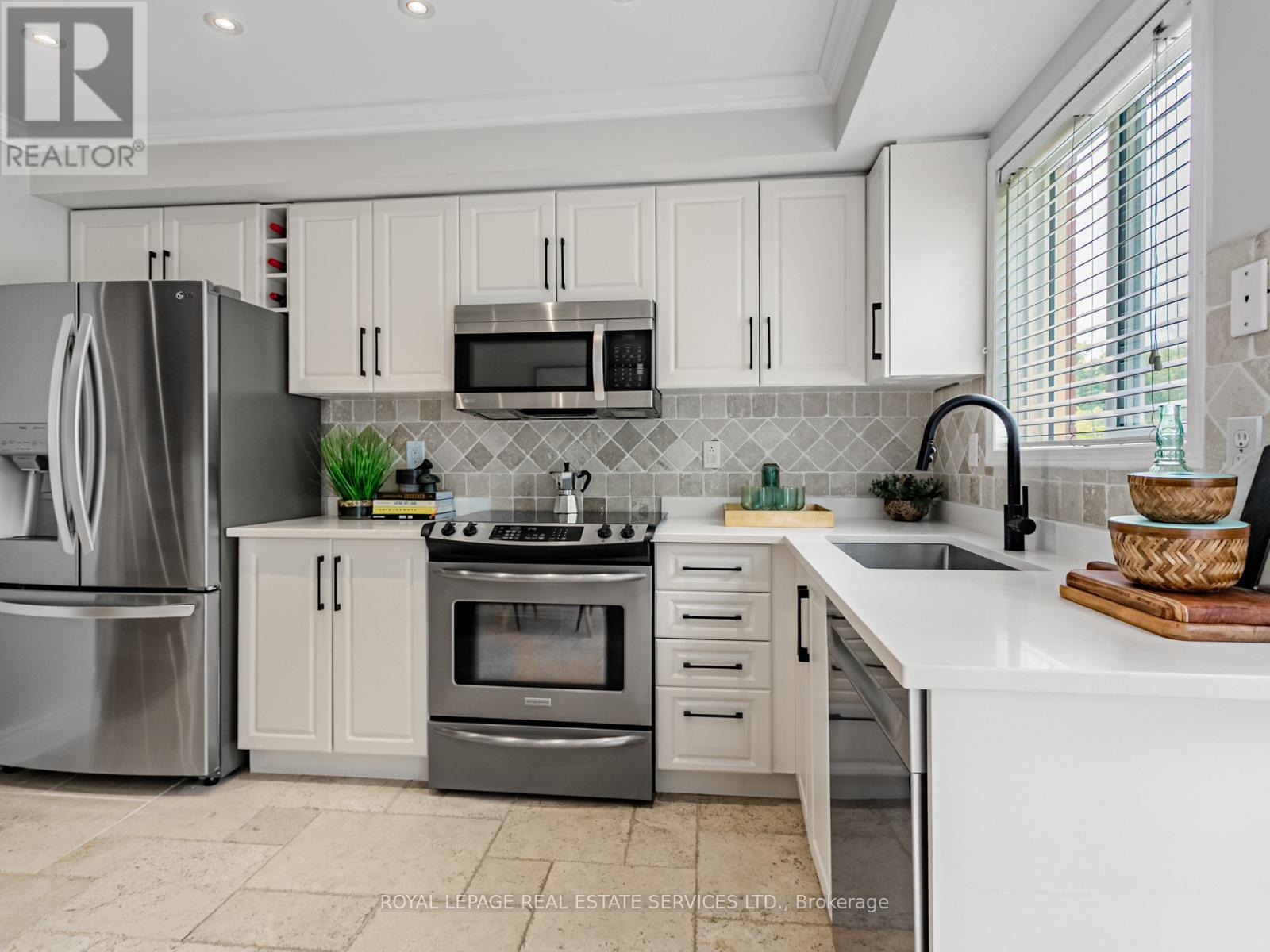 7 - 1168 Arena Road, Mississauga, Ontario  L4Y 4K7 - Photo 11 - W12460744