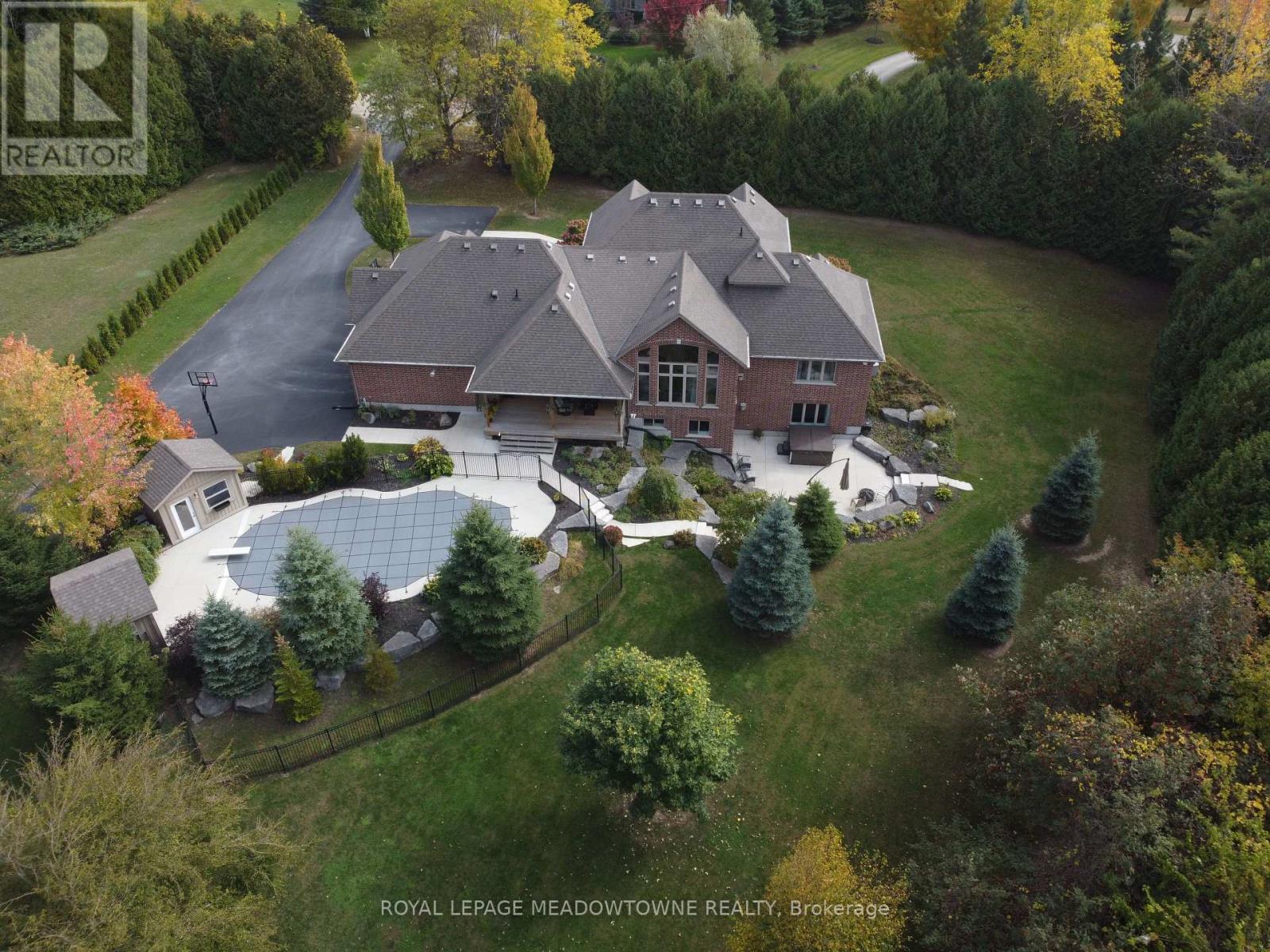 7412 Boyce Drive, Puslinch, Ontario  N0B 2J0 - Photo 38 - X12364228