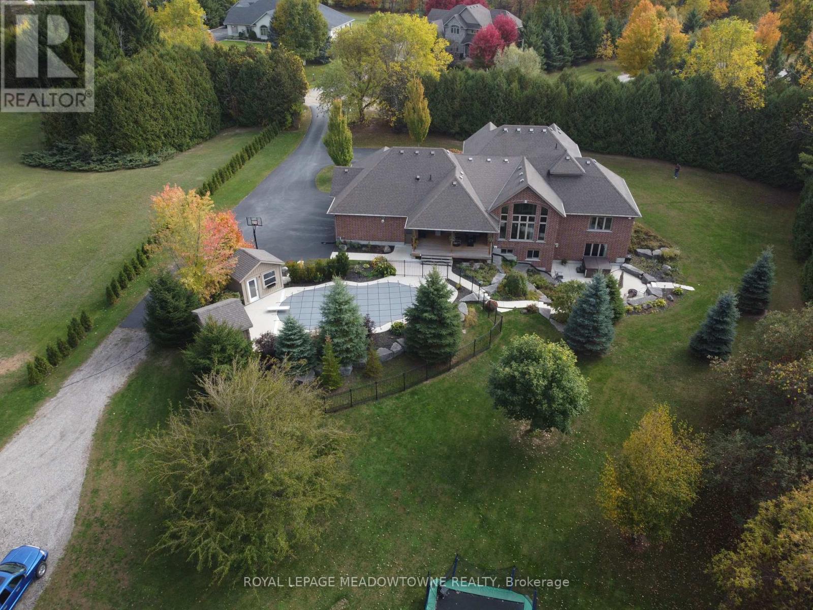 7412 Boyce Drive, Puslinch, Ontario  N0B 2J0 - Photo 42 - X12364228