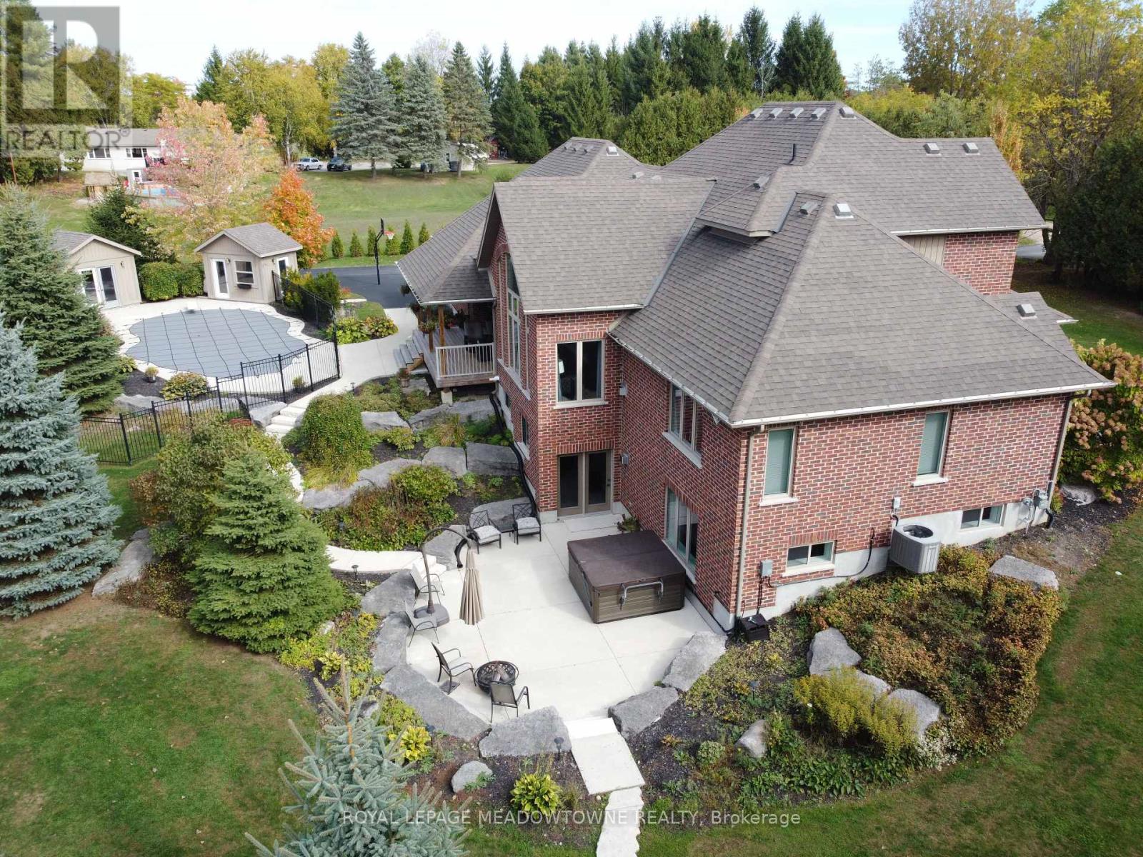 7412 Boyce Drive, Puslinch, Ontario  N0B 2J0 - Photo 49 - X12364228