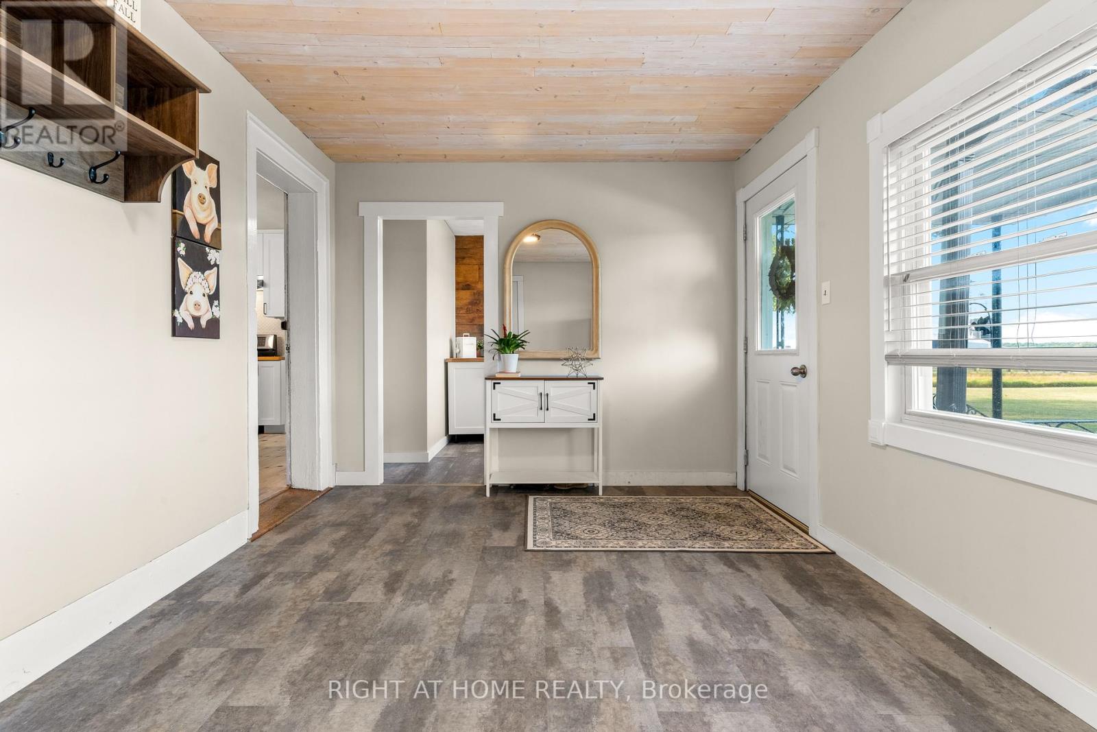 5803 26 Highway, Clearview, Ontario  L0M 1S0 - Photo 4 - S12464613