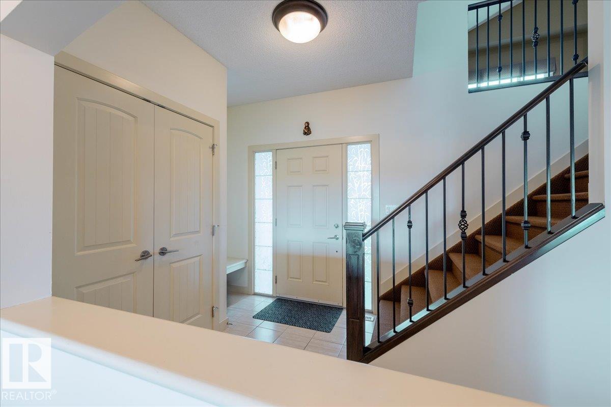 7521 Speaker Wy Nw, Edmonton, Alberta  T6R 0P2 - Photo 4 - E4462107