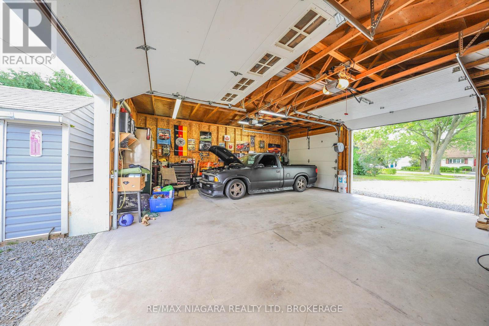 82 Devon Road, St. Catharines (Vine/linwell), Ontario  L2N 1X6 - Photo 4 - X12464640