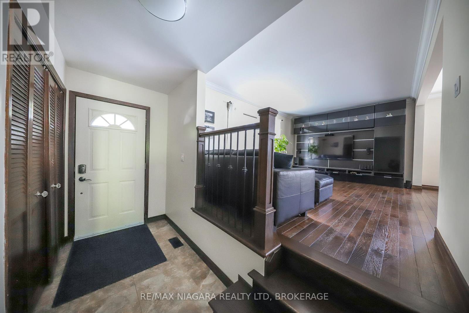19 Jessica Drive, St. Catharines (Vine/linwell), Ontario  L2M 6V9 - Photo 2 - X12464642