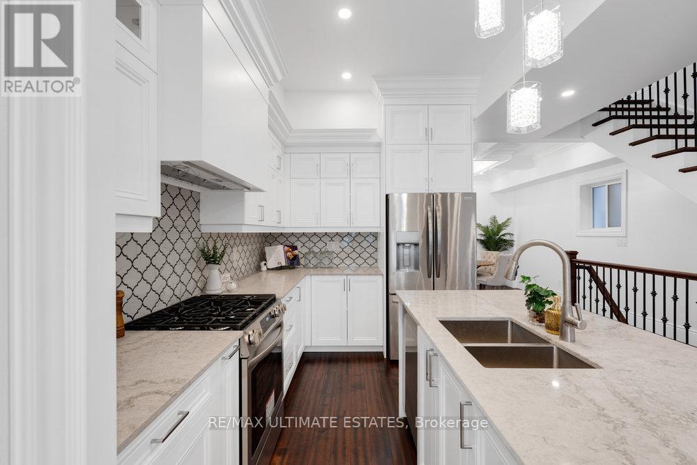 290 Bathurst Street, Toronto, Ontario  M5T 2S3 - Photo 14 - C12464621