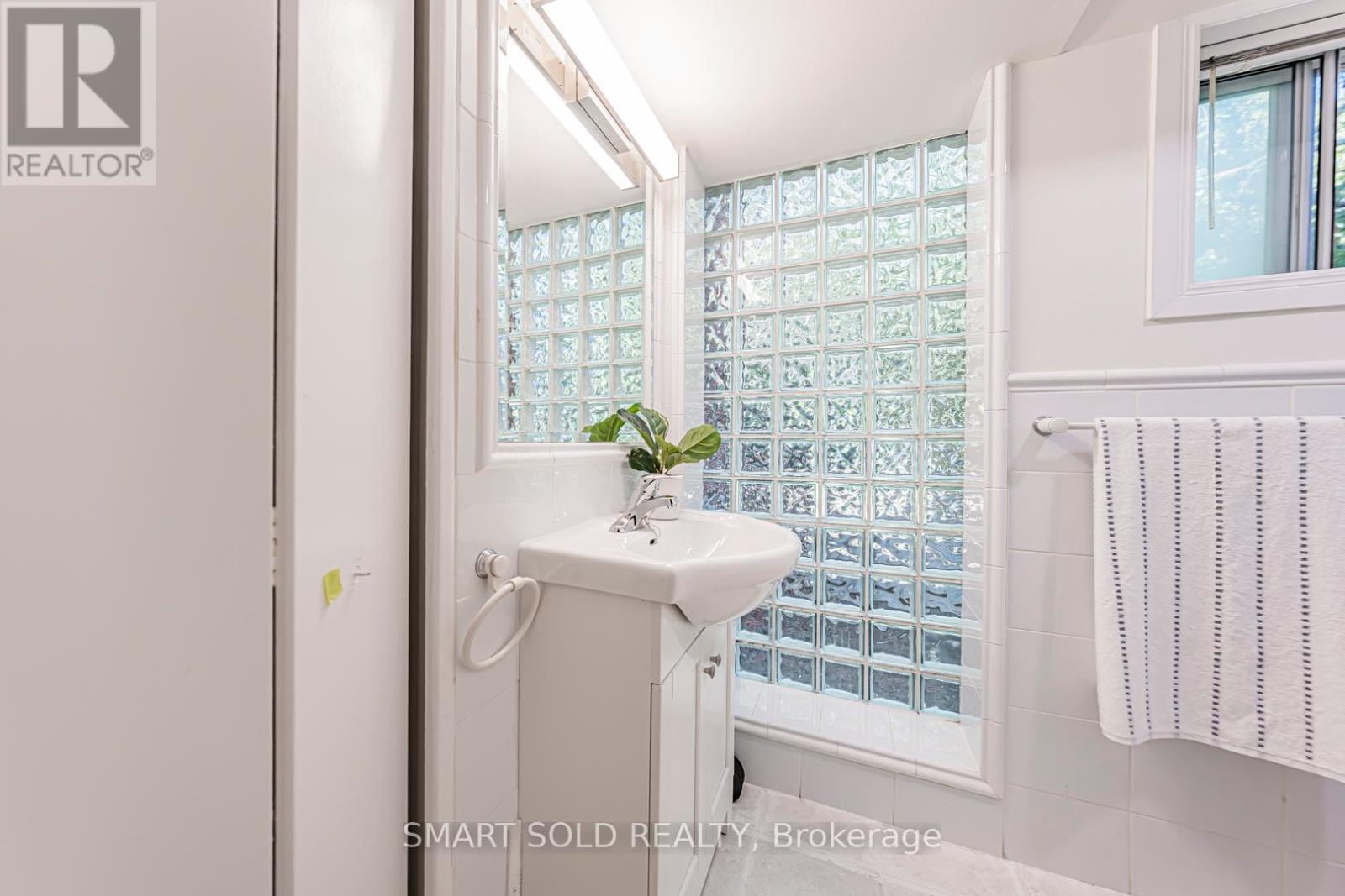 42 Davean Drive, Toronto, Ontario  M2L 2R7 - Photo 38 - C12464622