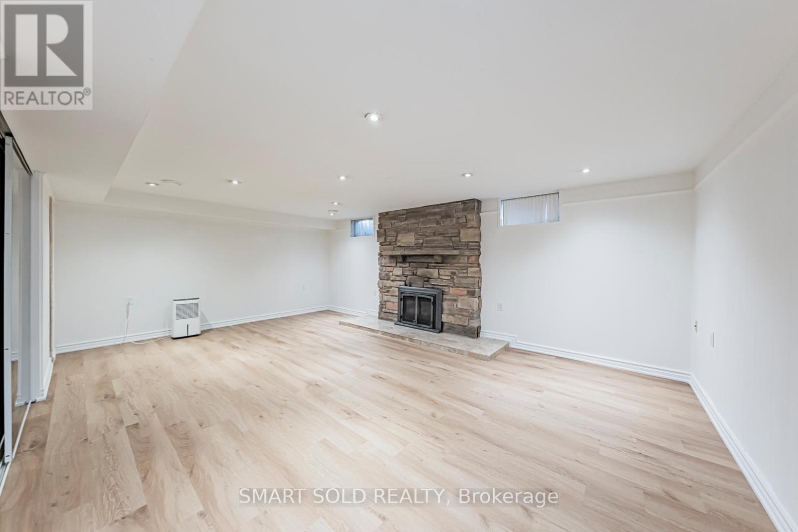 42 Davean Drive, Toronto, Ontario  M2L 2R7 - Photo 47 - C12464622