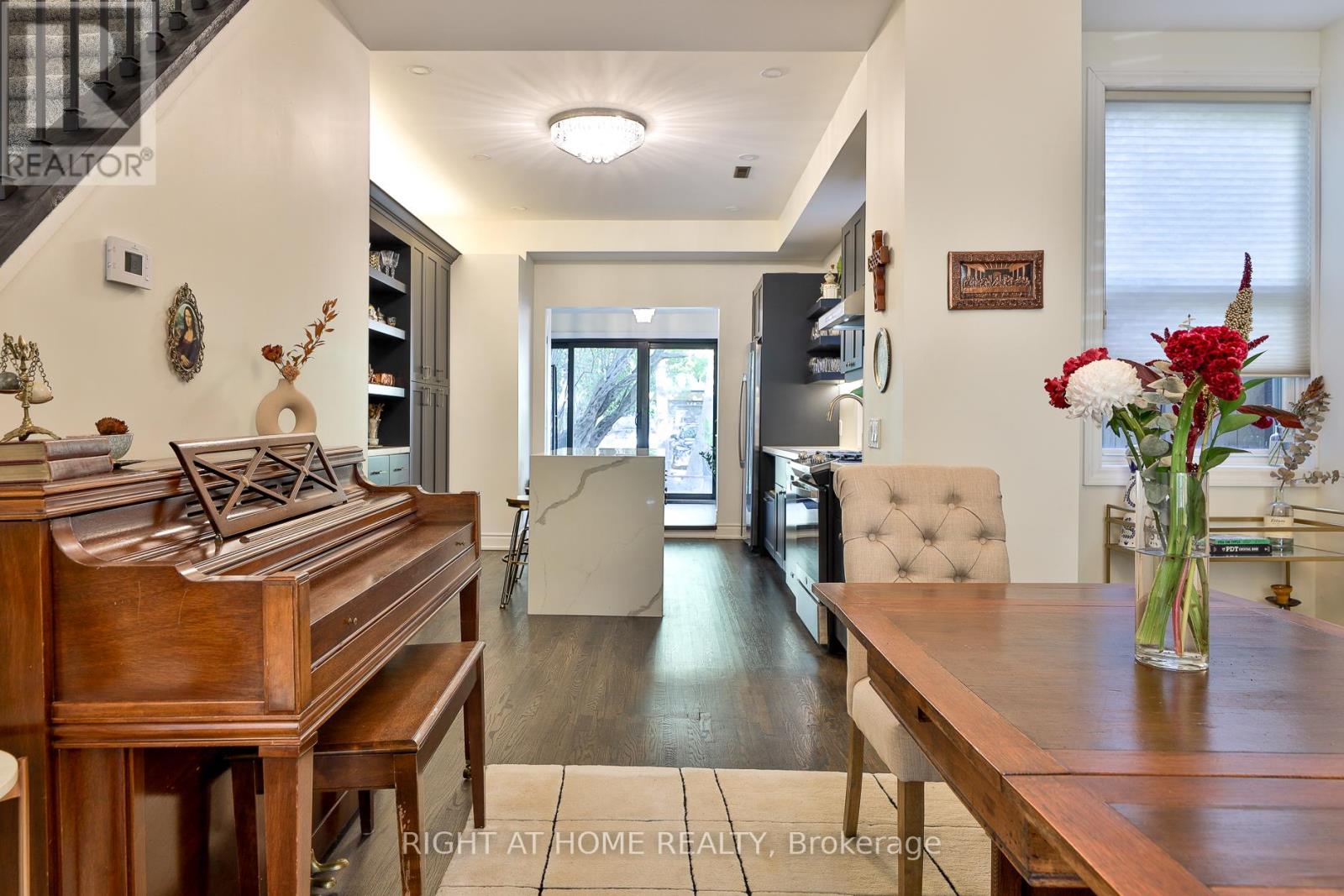 161 Euclid Avenue, Toronto, Ontario  M6J 2J8 - Photo 10 - C12464629