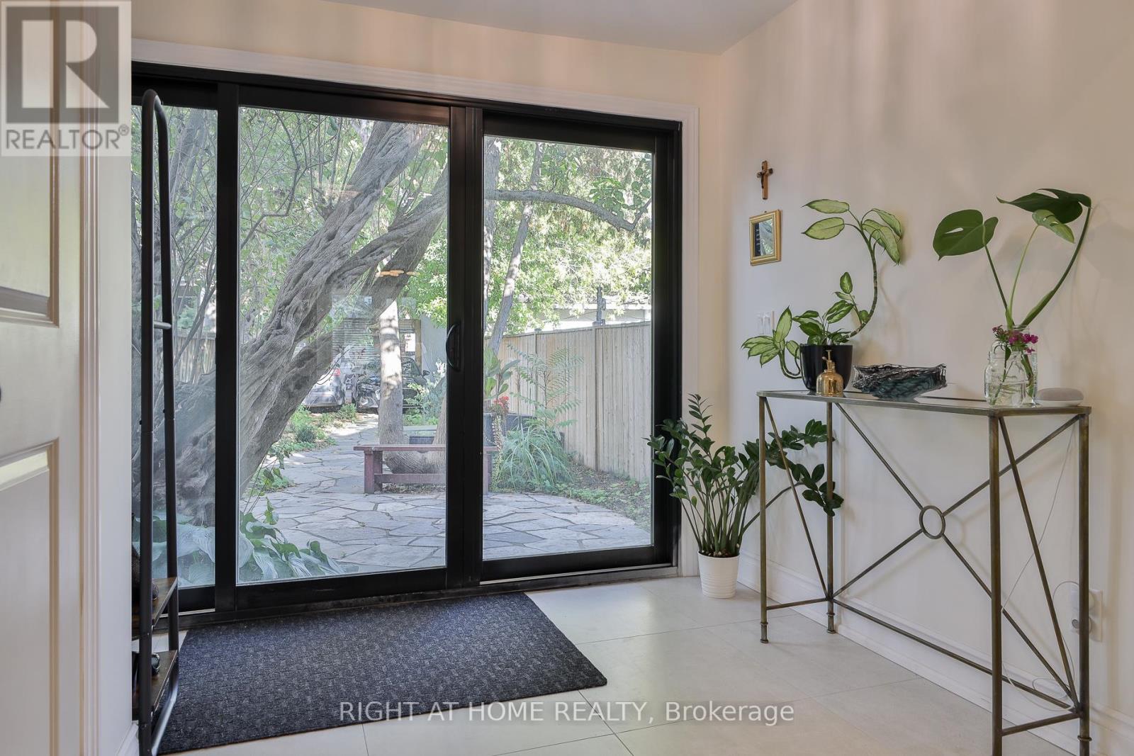 161 Euclid Avenue, Toronto, Ontario  M6J 2J8 - Photo 17 - C12464629