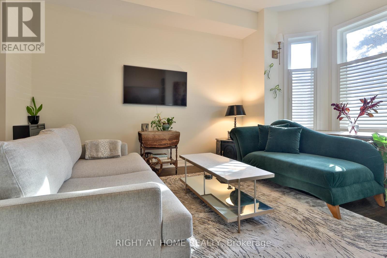 161 Euclid Avenue, Toronto, Ontario  M6J 2J8 - Photo 3 - C12464629