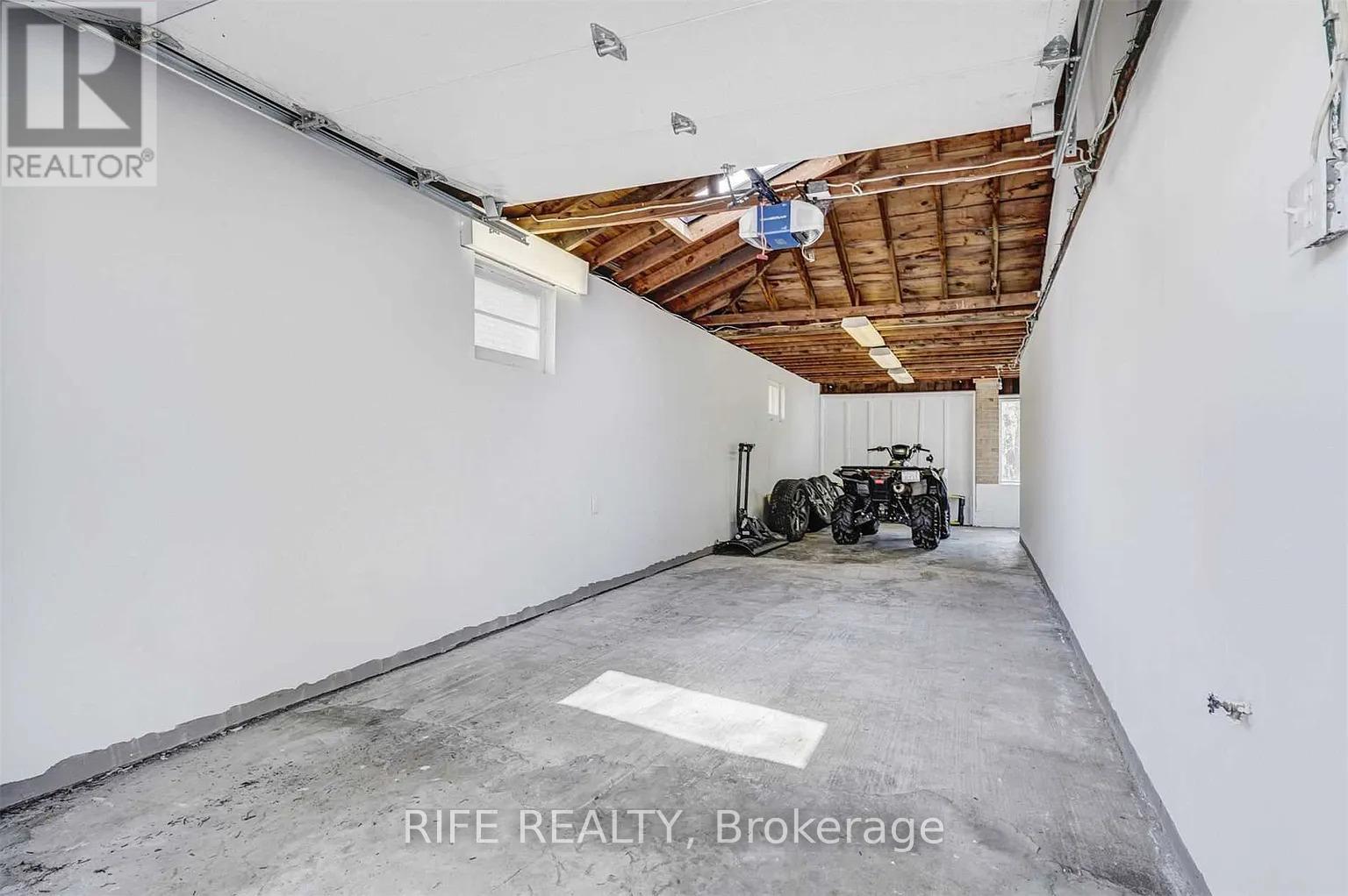 9 Northwood Drive, Toronto, Ontario  M2M 2J7 - Photo 10 - C12464632