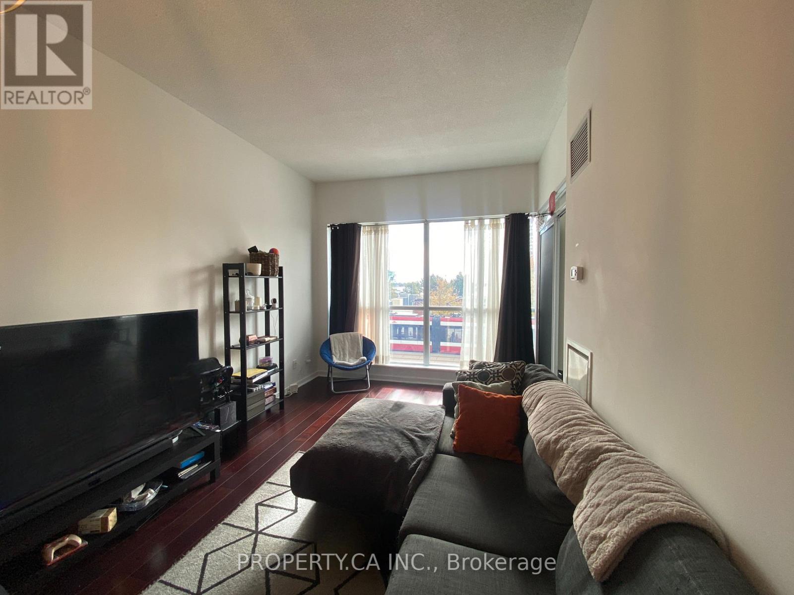 215 - 208 Queens Quay W, Toronto, Ontario  M5J 2Y5 - Photo 3 - C12464633