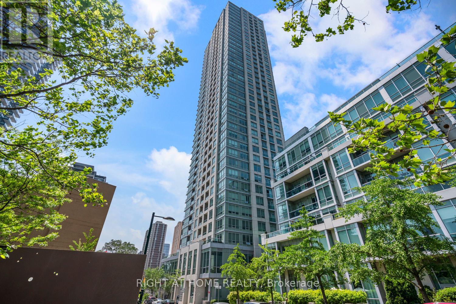 3302 - 120 HOMEWOOD AVENUE, Toronto, Ontario