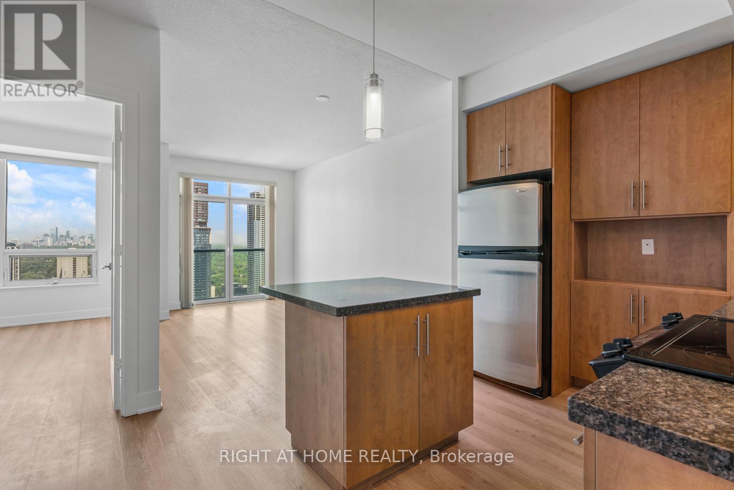 3302 - 120 Homewood Avenue, Toronto, Ontario  M4Y 2J3 - Photo 13 - C12464655