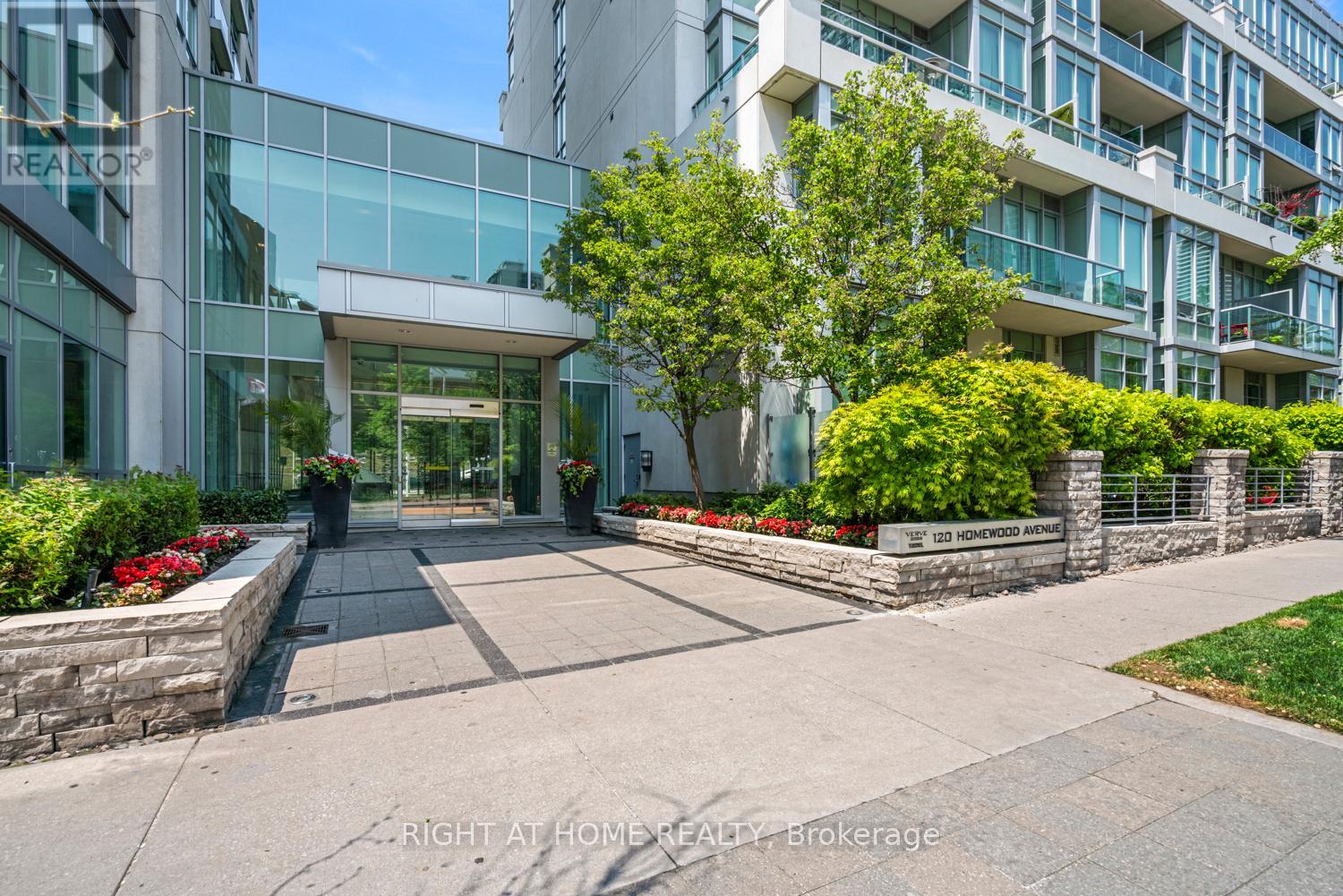 3302 - 120 Homewood Avenue, Toronto, Ontario  M4Y 2J3 - Photo 2 - C12464655