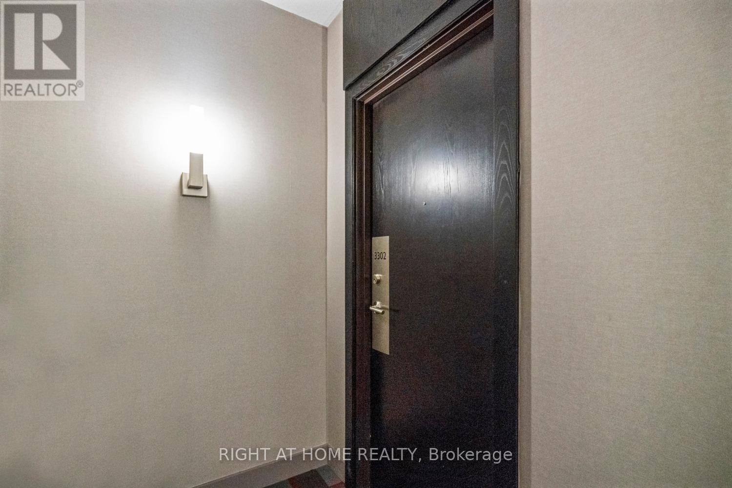 3302 - 120 Homewood Avenue, Toronto, Ontario  M4Y 2J3 - Photo 4 - C12464655