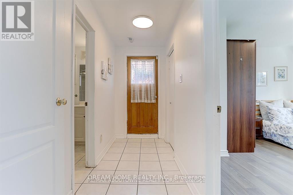 #bsmt Room 1 - 31 Lambeth Square, Toronto, Ontario  M1W 3B3 - Photo 4 - E12464646