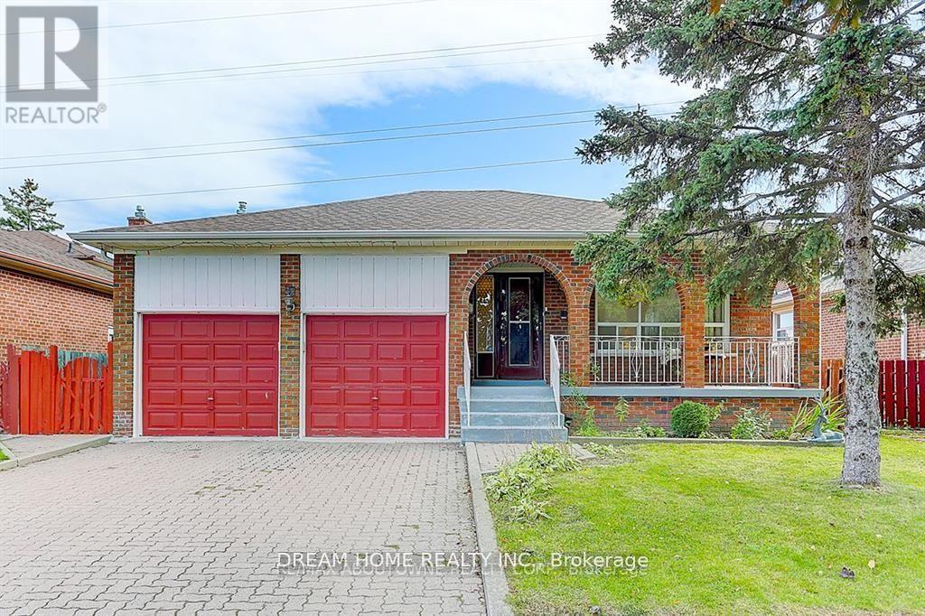 #MAIN FLOOR 1 - 31 LAMBETH SQUARE, Toronto, Ontario