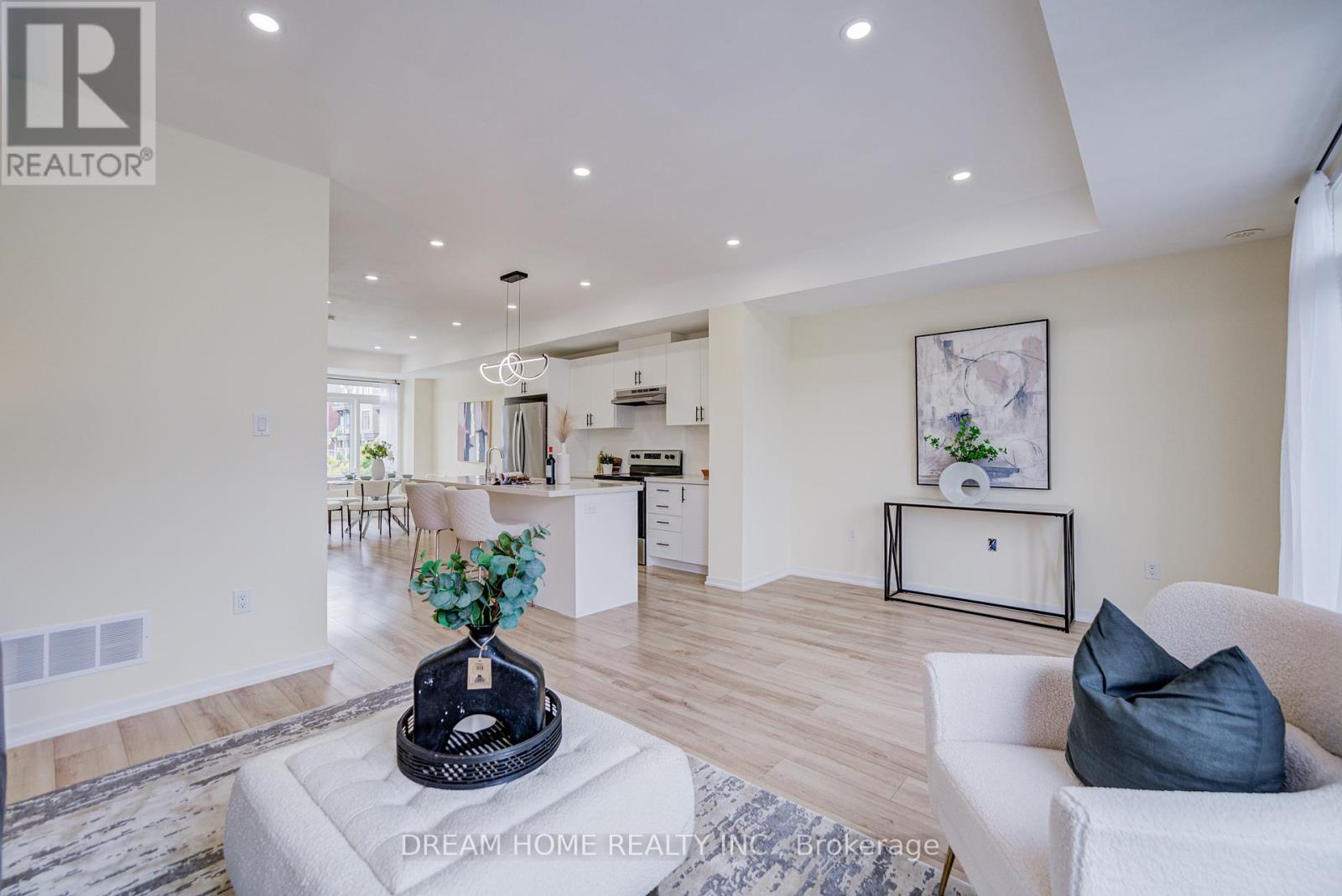 99 Crimson Forest Drive, Vaughan, Ontario  L6A 5C6 - Photo 14 - N12464625