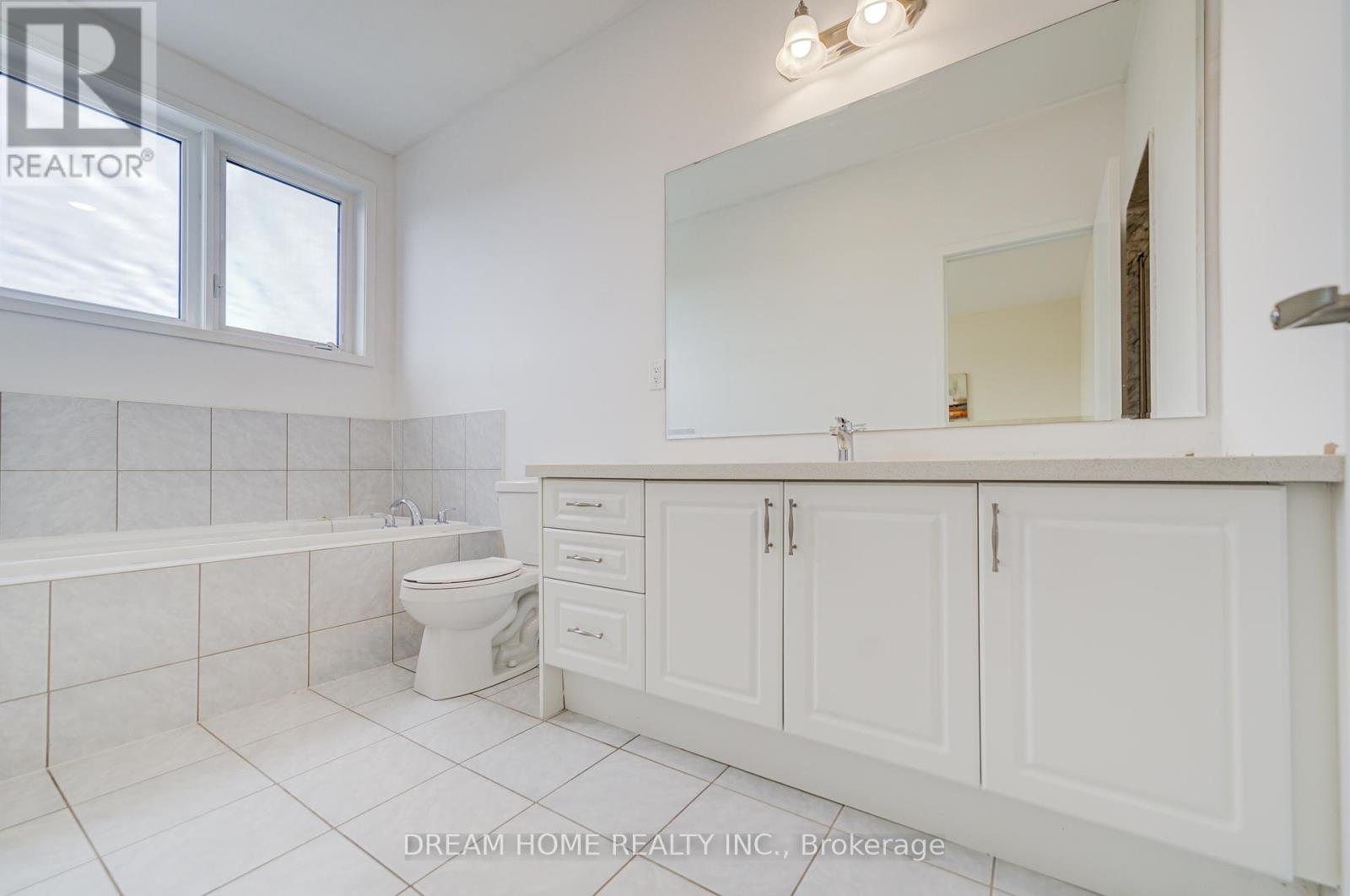 99 Crimson Forest Drive, Vaughan, Ontario  L6A 5C6 - Photo 32 - N12464625