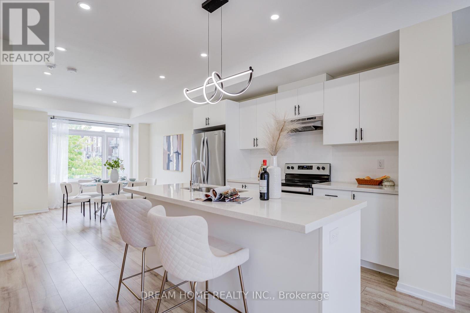 99 Crimson Forest Drive, Vaughan, Ontario  L6A 5C6 - Photo 5 - N12464625
