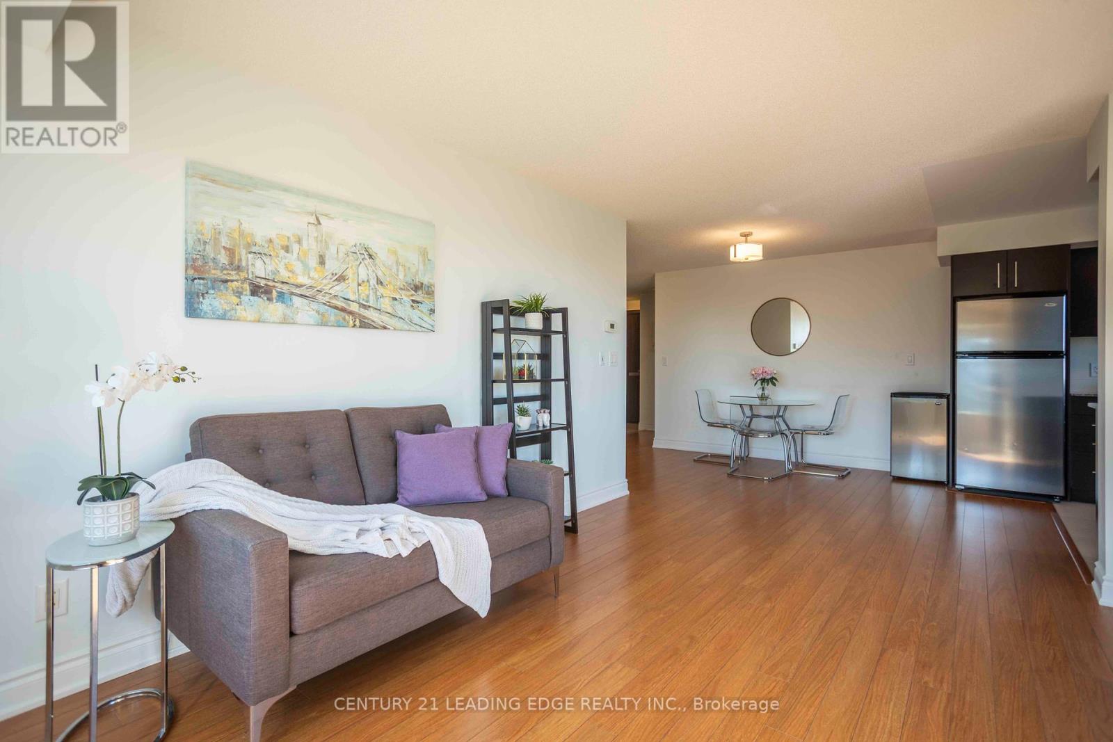 1011 - 233 South Park Road, Markham, Ontario  L3T 0B3 - Photo 5 - N12464641