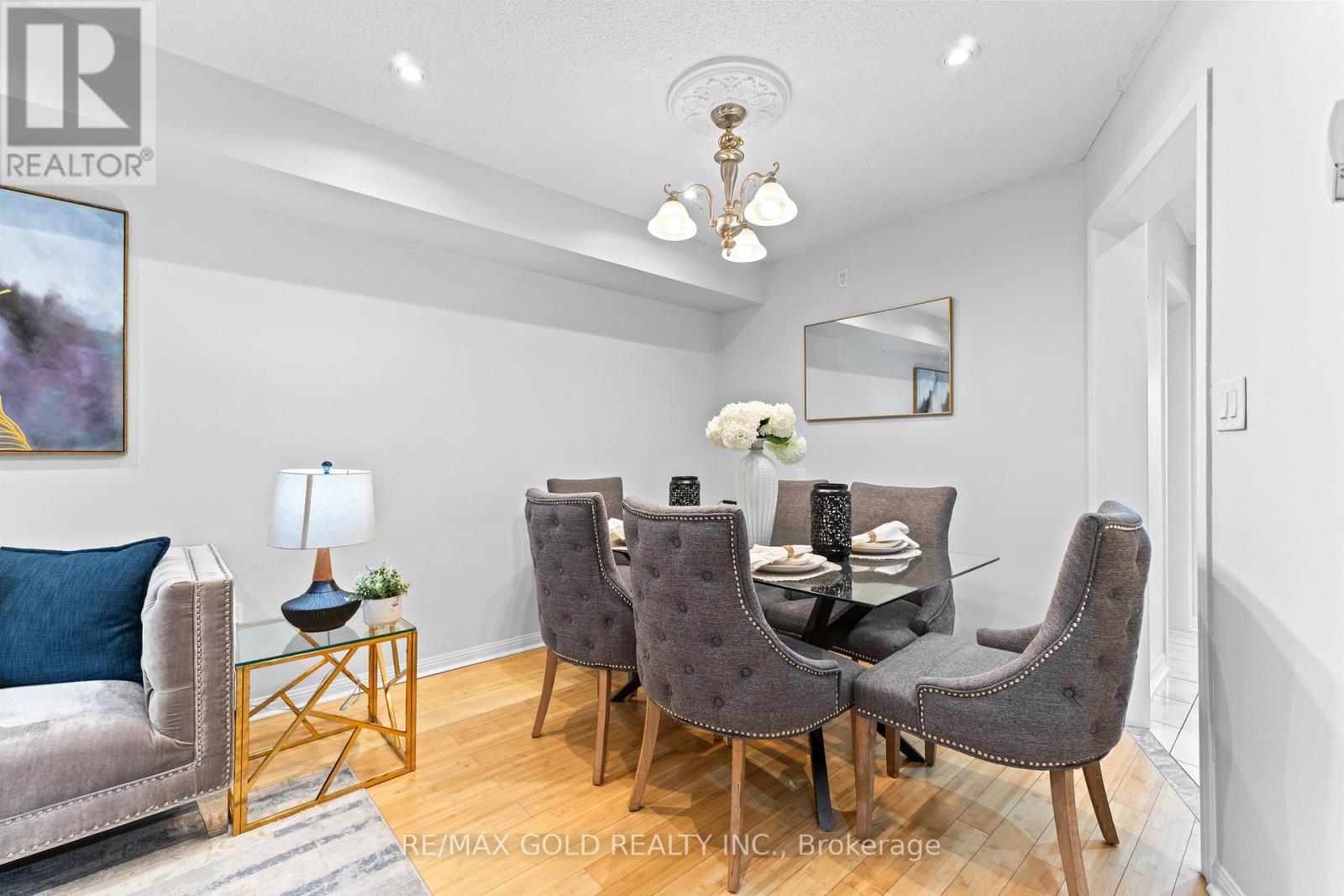 83 Mount Ranier Crescent, Brampton, Ontario  L6R 2L1 - Photo 12 - W12464651