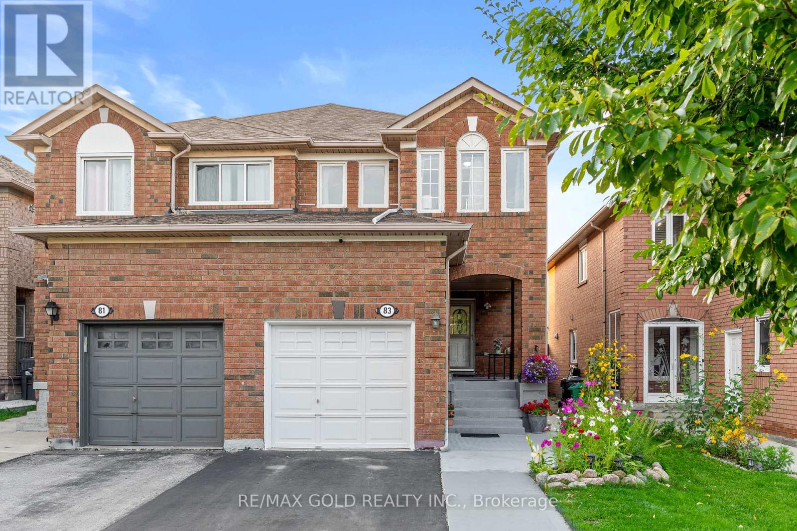 83 Mount Ranier Crescent, Brampton, Ontario  L6R 2L1 - Photo 2 - W12464651