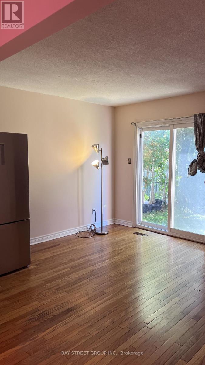 283 Port Royal Trail, Toronto, Ontario  M1V 2K5 - Photo 3 - E12464664