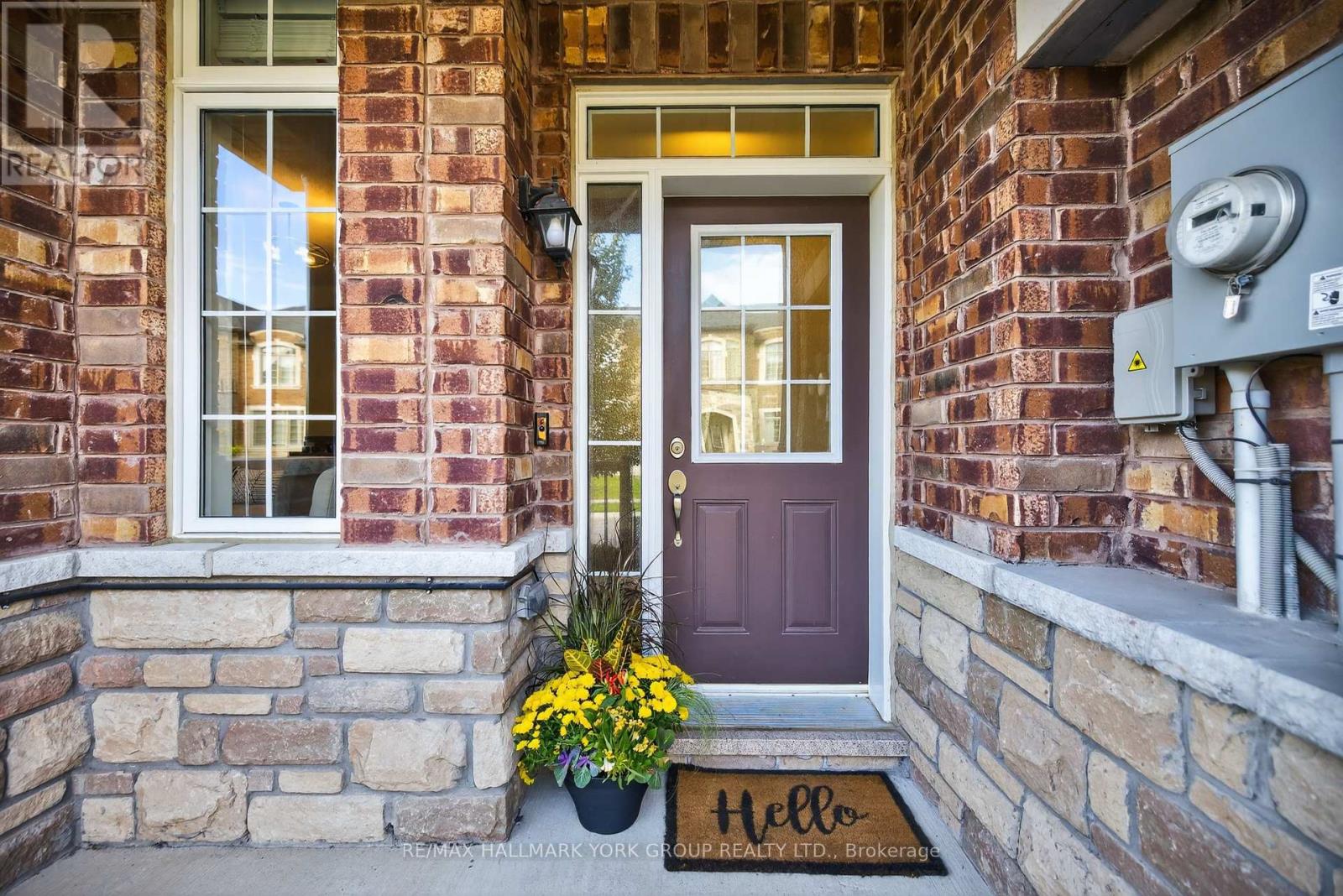 14 Walter Proctor Road, East Gwillimbury, Ontario  L9N 0L6 - Photo 2 - N12464658