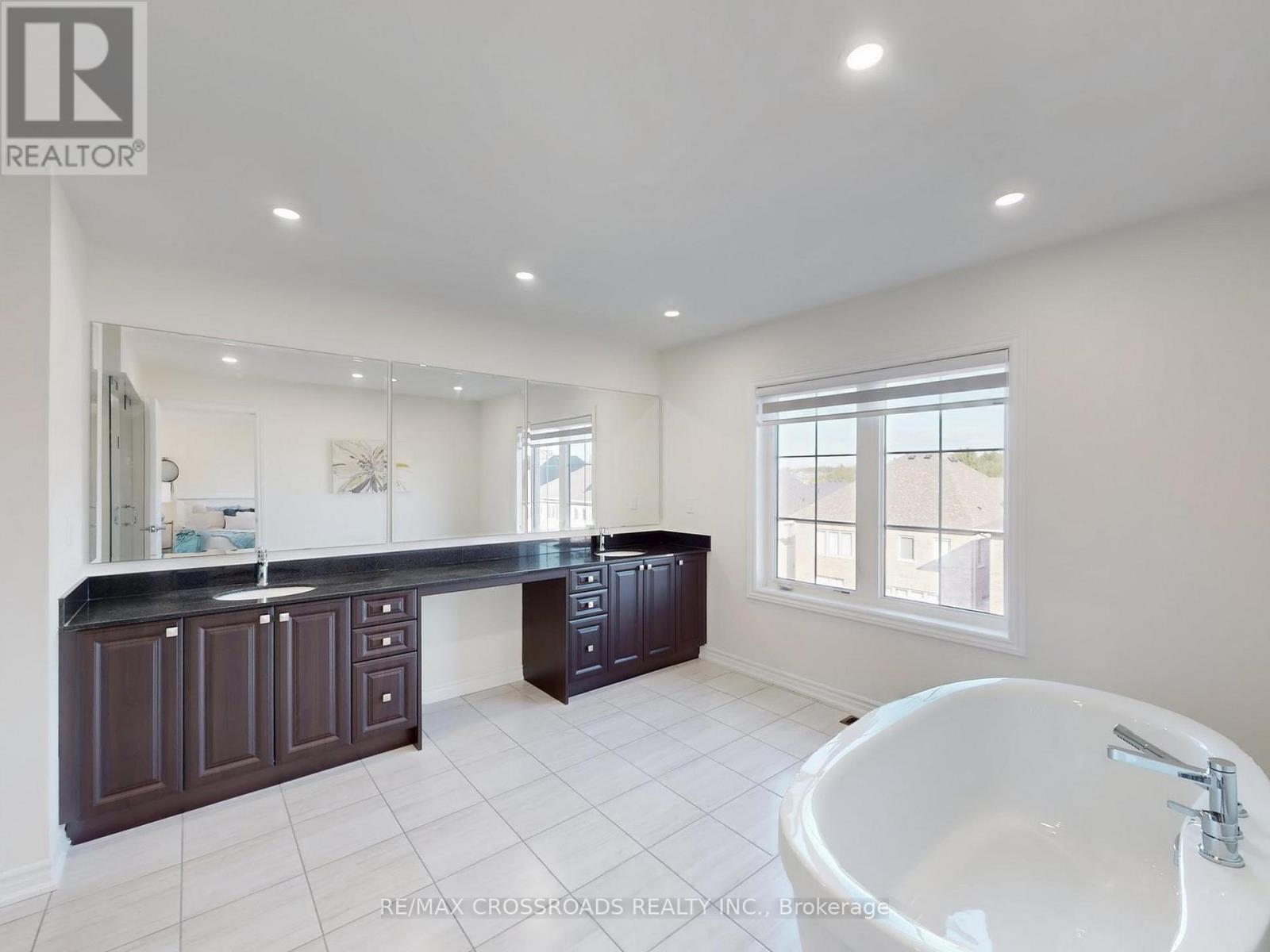 62 Kentledge Avenue, East Gwillimbury, Ontario  L9N 0V9 - Photo 27 - N12464668