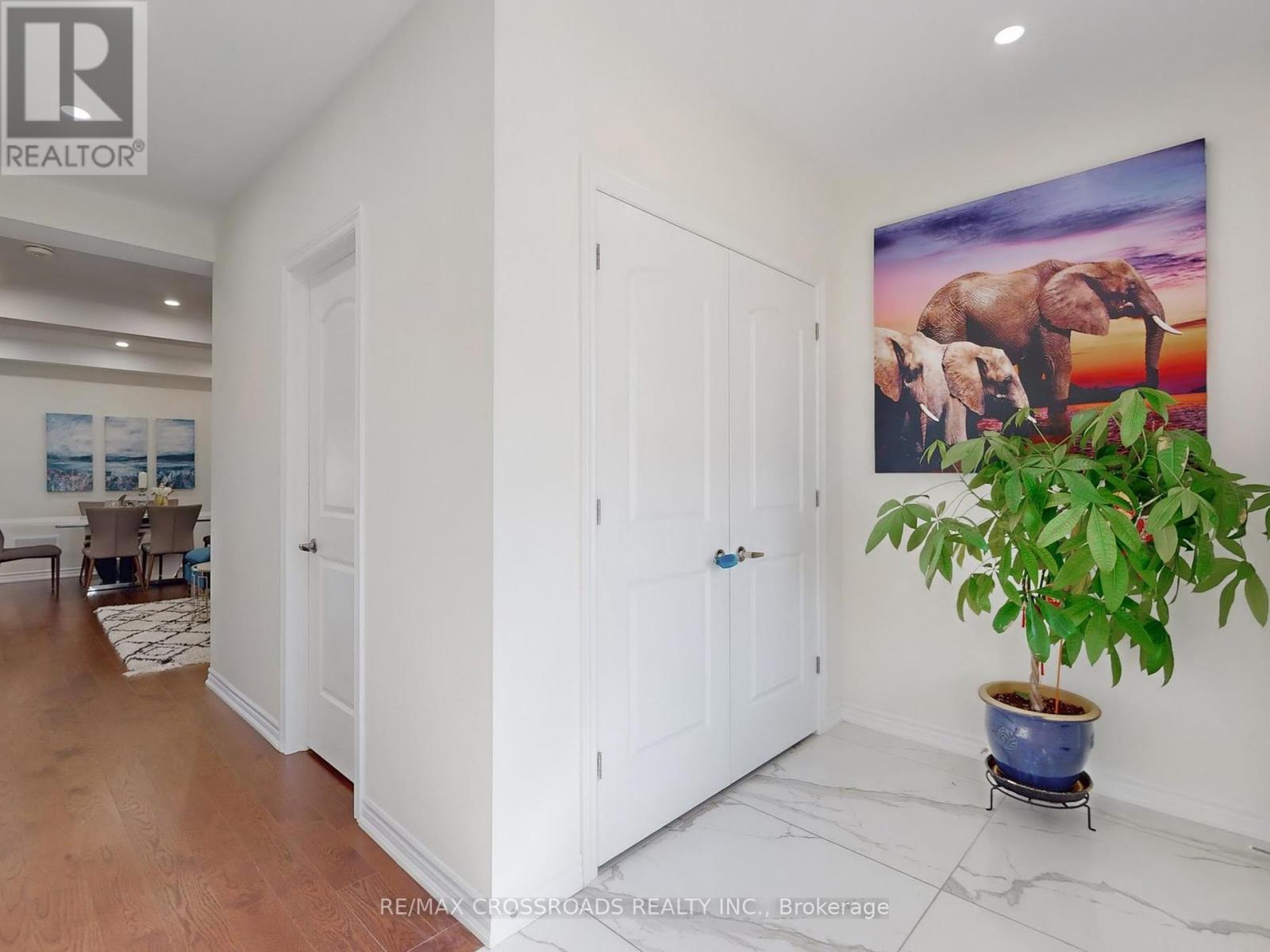 62 Kentledge Avenue, East Gwillimbury, Ontario  L9N 0V9 - Photo 4 - N12464668