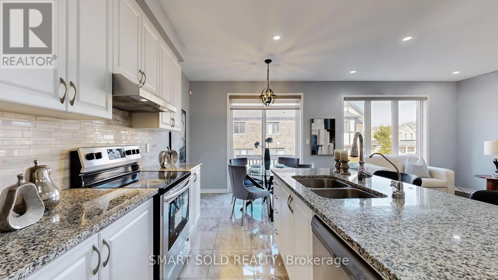8 Casely Avenue, Richmond Hill, Ontario  L4S 0J8 - Photo 3 - N12464670