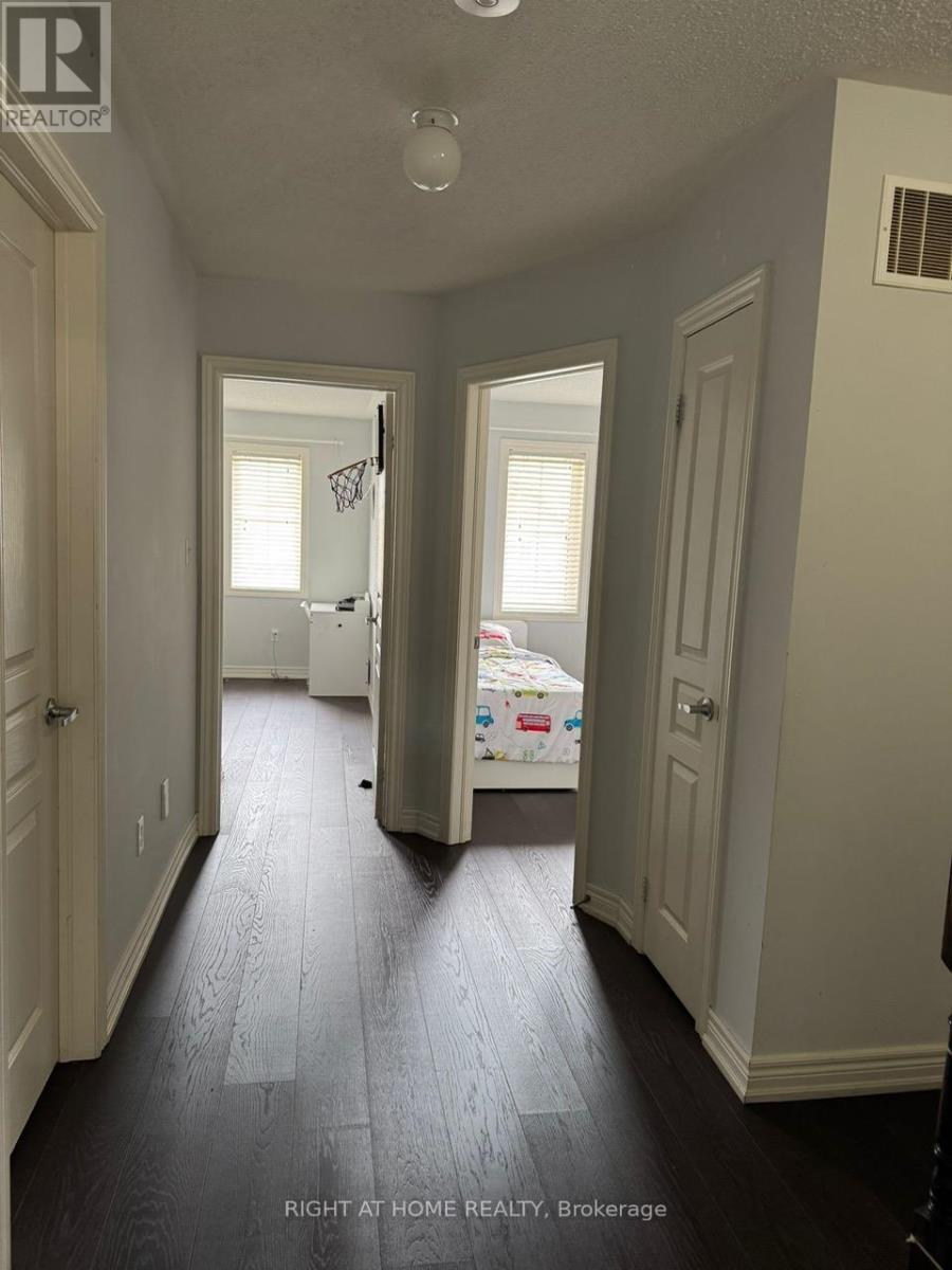 5540 Meadowcrest Avenue, Mississauga, Ontario  L5M 0V1 - Photo 10 - W12464660
