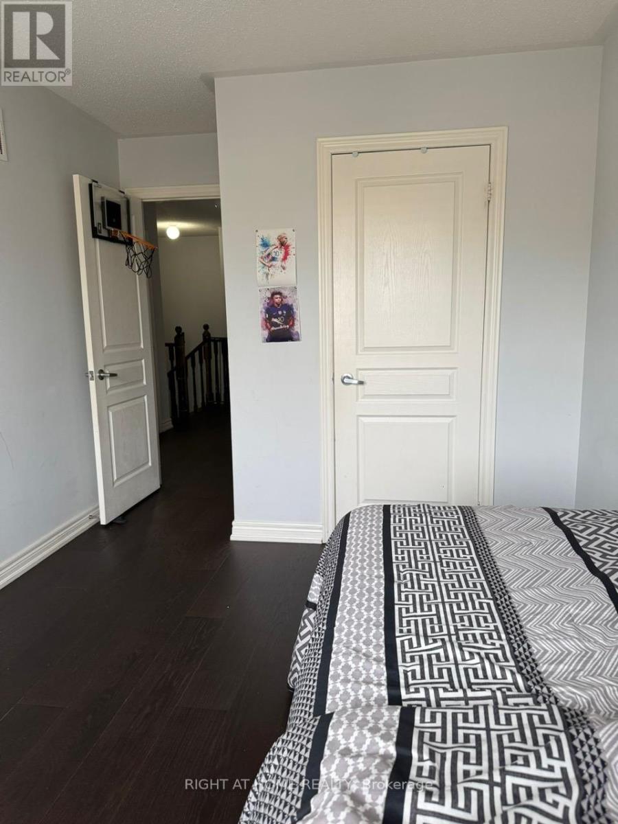 5540 Meadowcrest Avenue, Mississauga, Ontario  L5M 0V1 - Photo 14 - W12464660