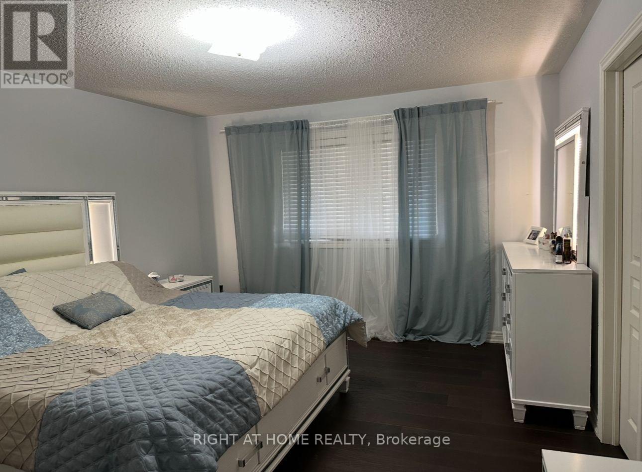5540 Meadowcrest Avenue, Mississauga, Ontario  L5M 0V1 - Photo 16 - W12464660
